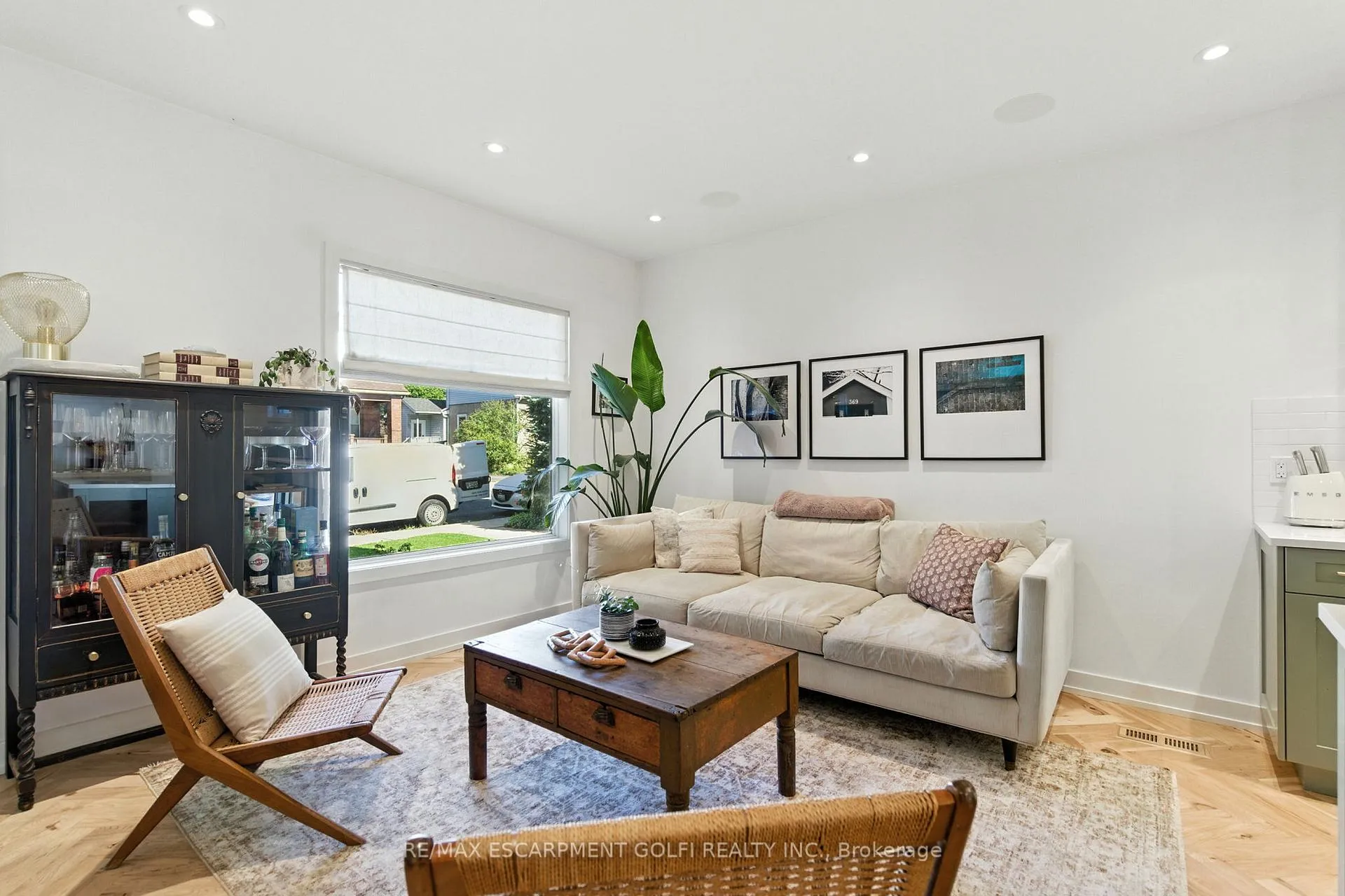 Photo 6 of 369 Charlton Avenue W, Hamilton, Kirkendall — HOMEH