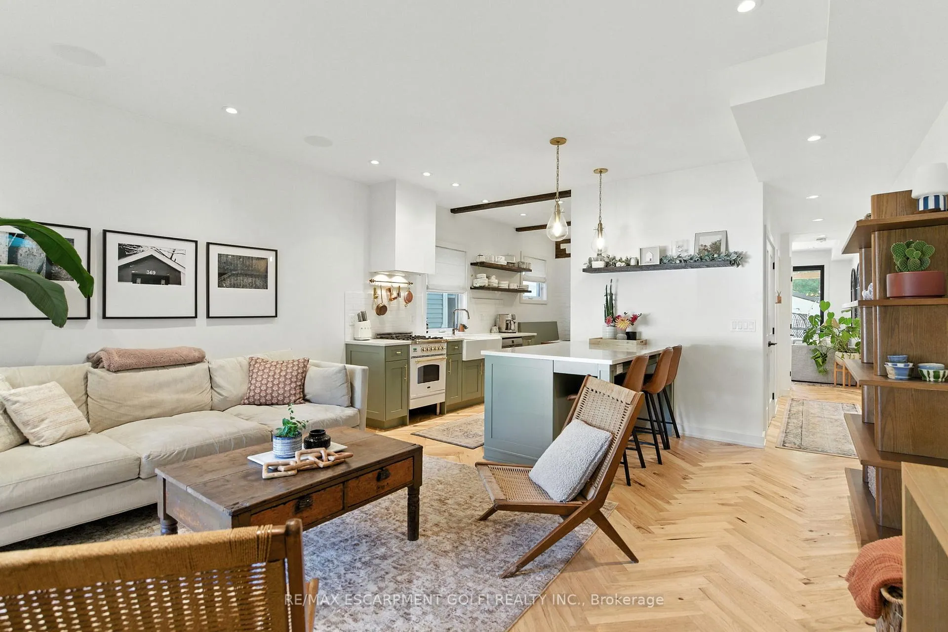 Photo 8 of 369 Charlton Avenue W, Hamilton, Kirkendall — HOMEH
