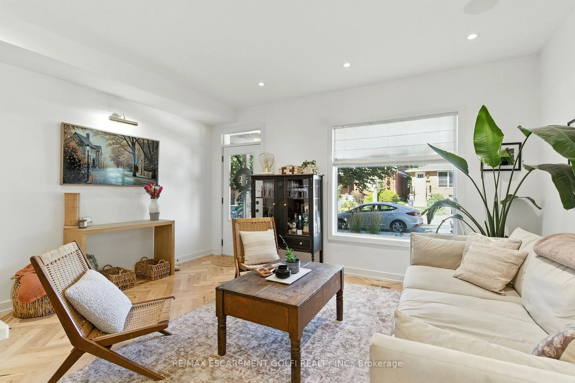 Photo 9 of 369 Charlton Avenue W, Hamilton, Kirkendall — HOMEH