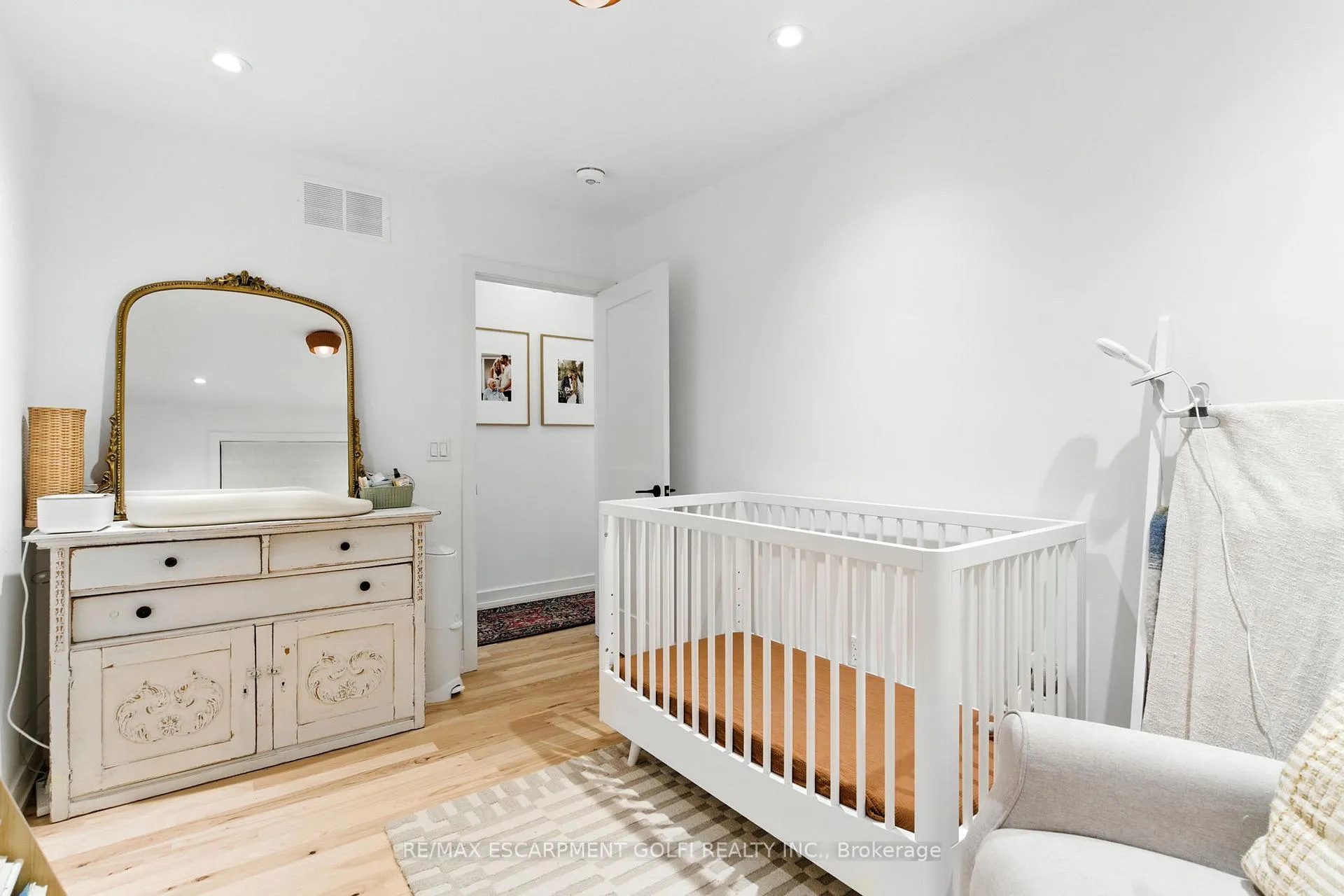 Photo 37 of 369 Charlton Avenue W, Hamilton, Kirkendall — HOMEH