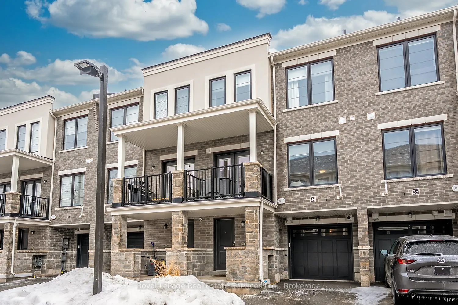 Front of Unit 34, 383 Dundas Street E