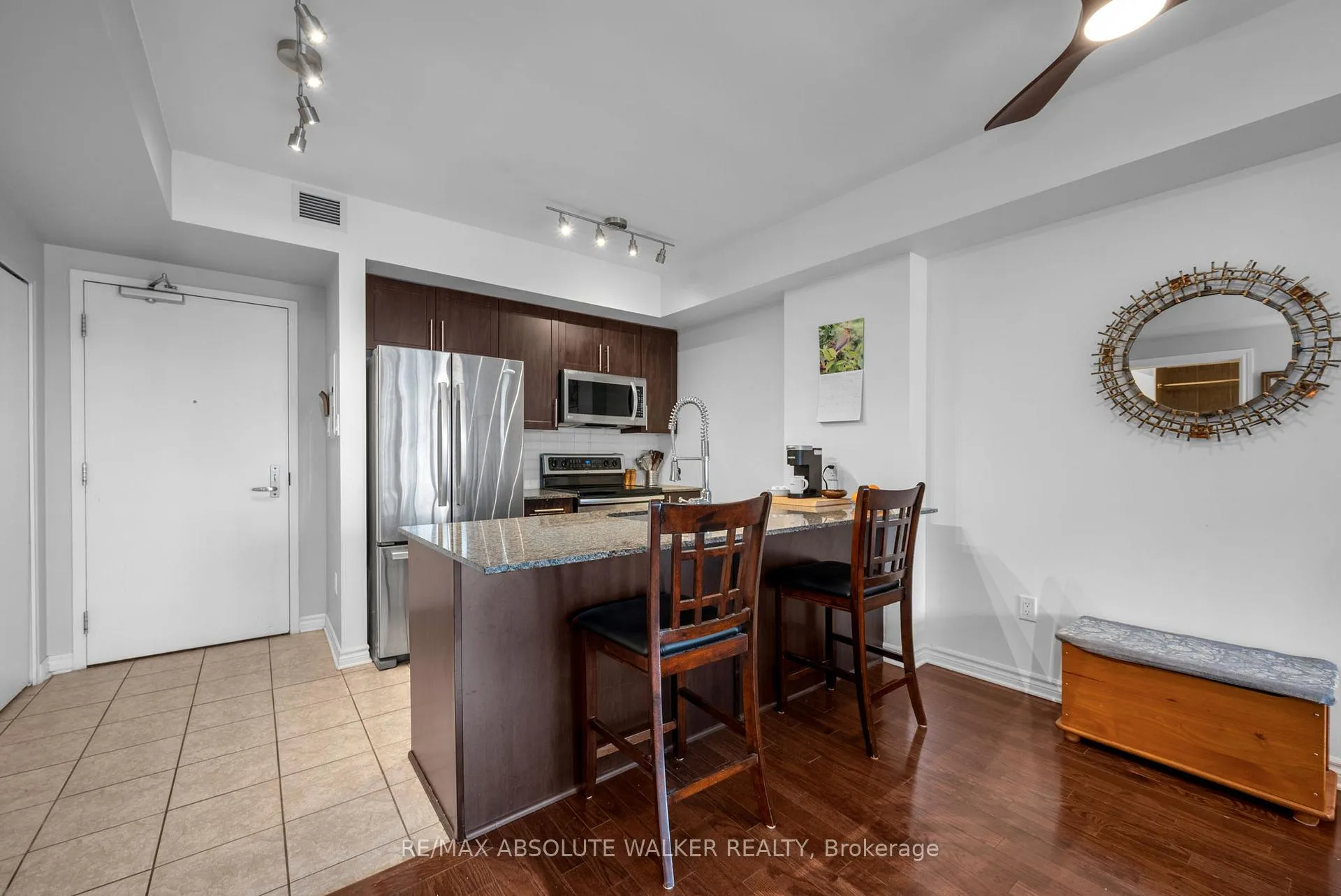 Photo 11 of Unit 1408, 70 Landry Street, Ottawa, Vanier — HOMEH