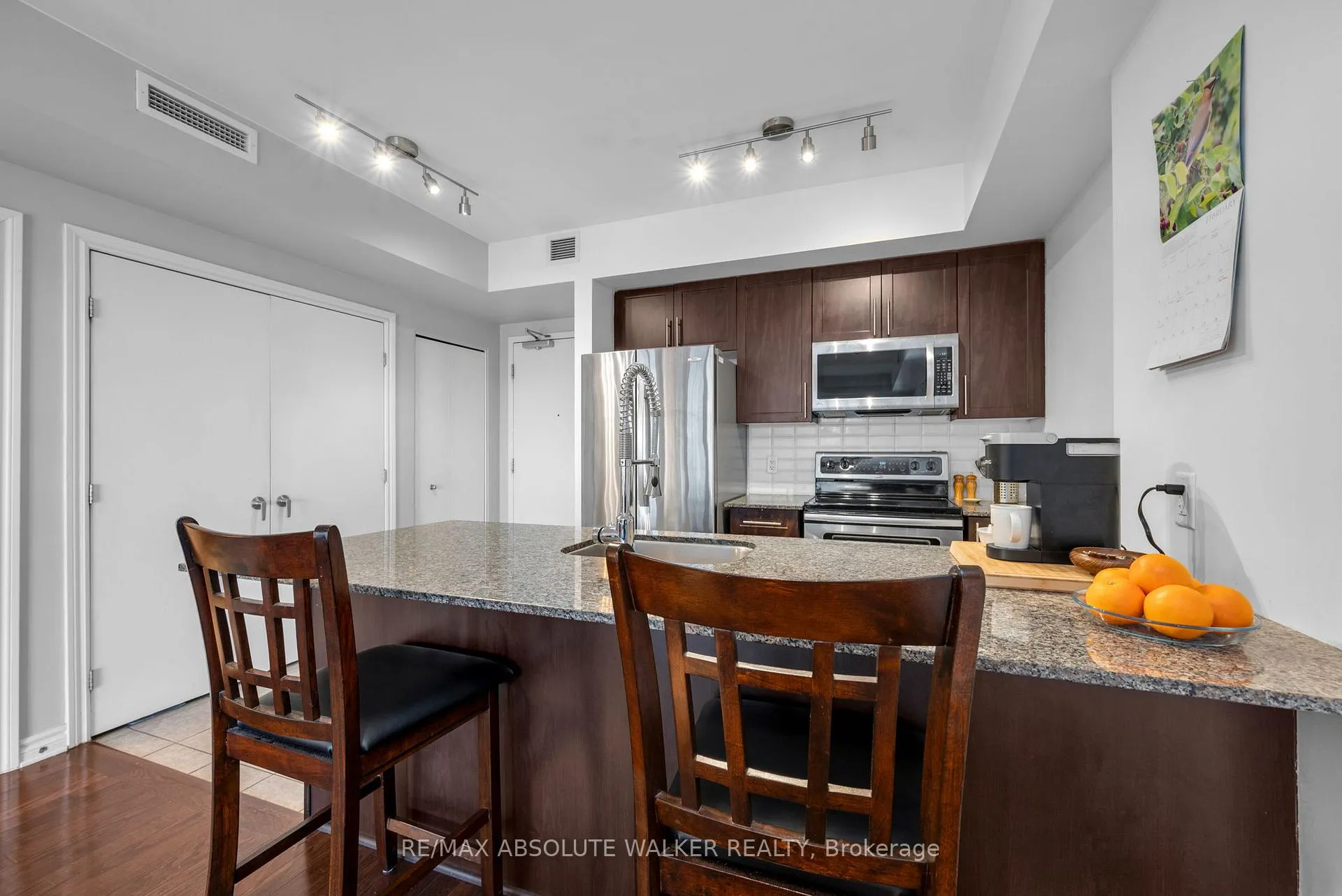 Photo 13 of Unit 1408, 70 Landry Street, Ottawa, Vanier — HOMEH