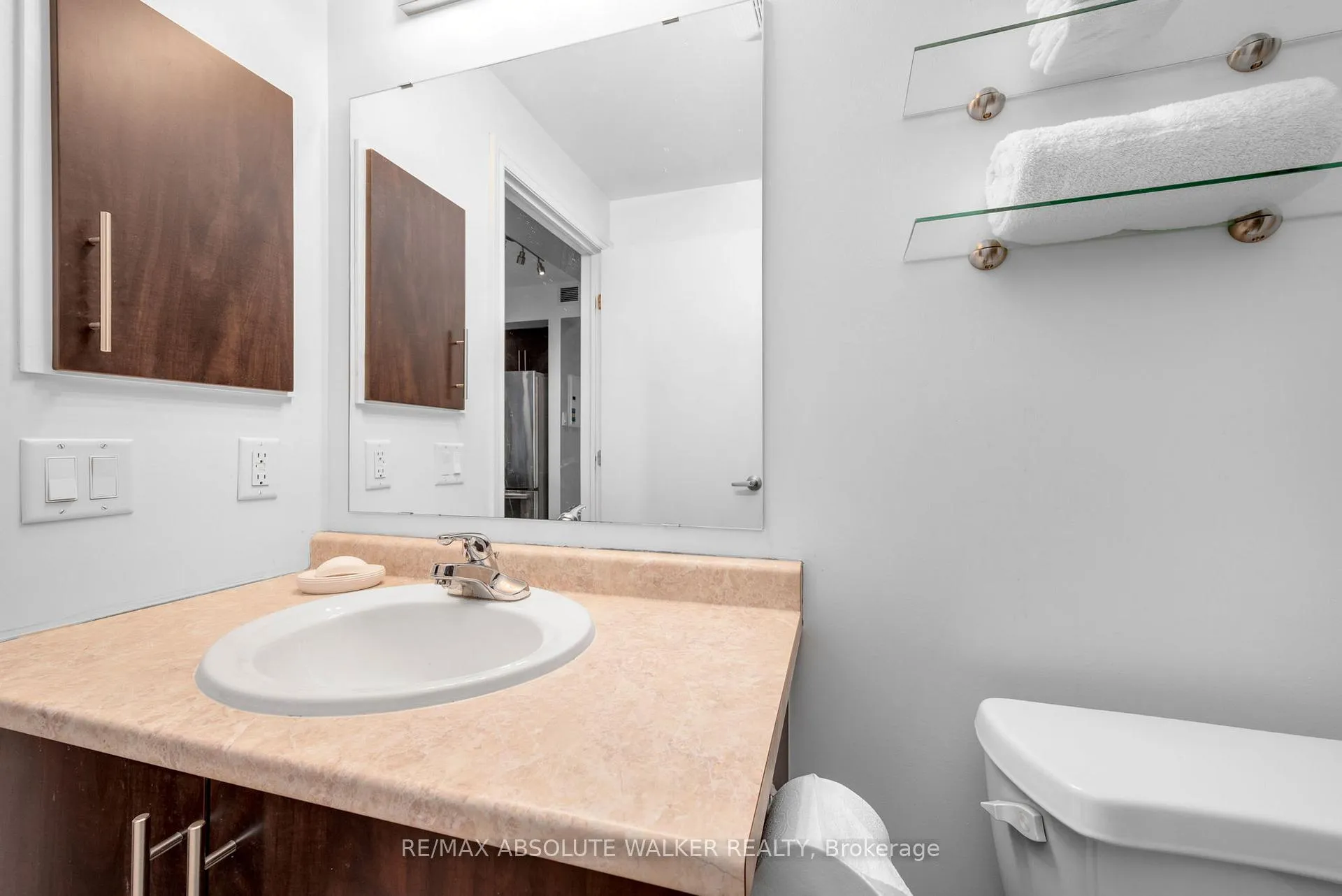 Photo 21 of Unit 1408, 70 Landry Street, Ottawa, Vanier — HOMEH