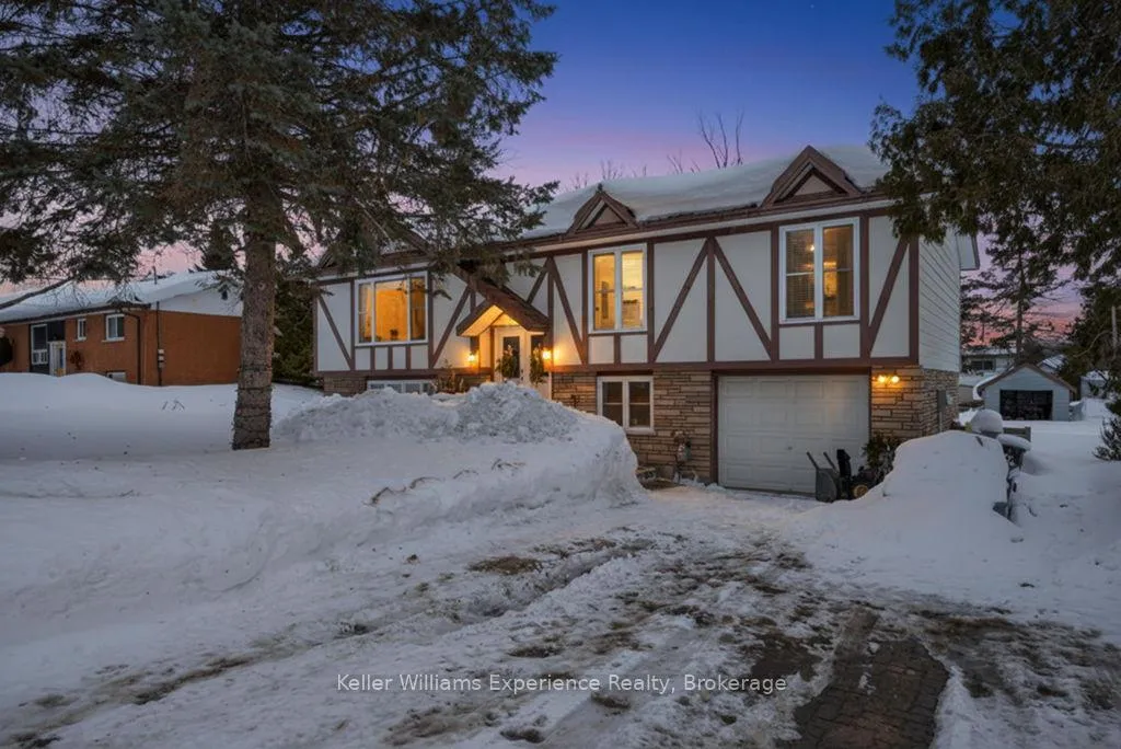 Photo 3 of 2060 Avery Lane, Severn, Marchmont — HOMEH