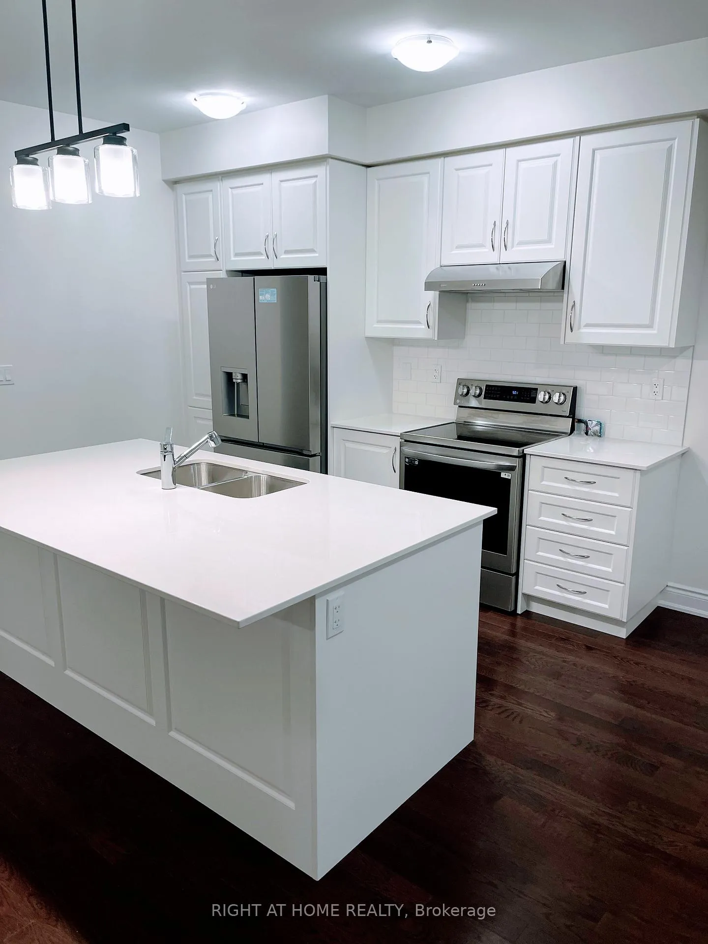 Photo 4 of 38 Gladmary Drive, Brampton, Bram West — HOMEH