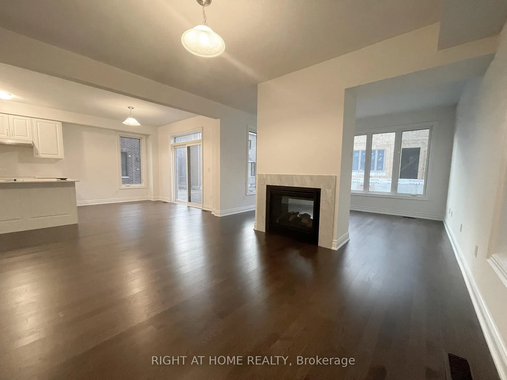 Photo 9 of 38 Gladmary Drive, Brampton, Bram West — HOMEH