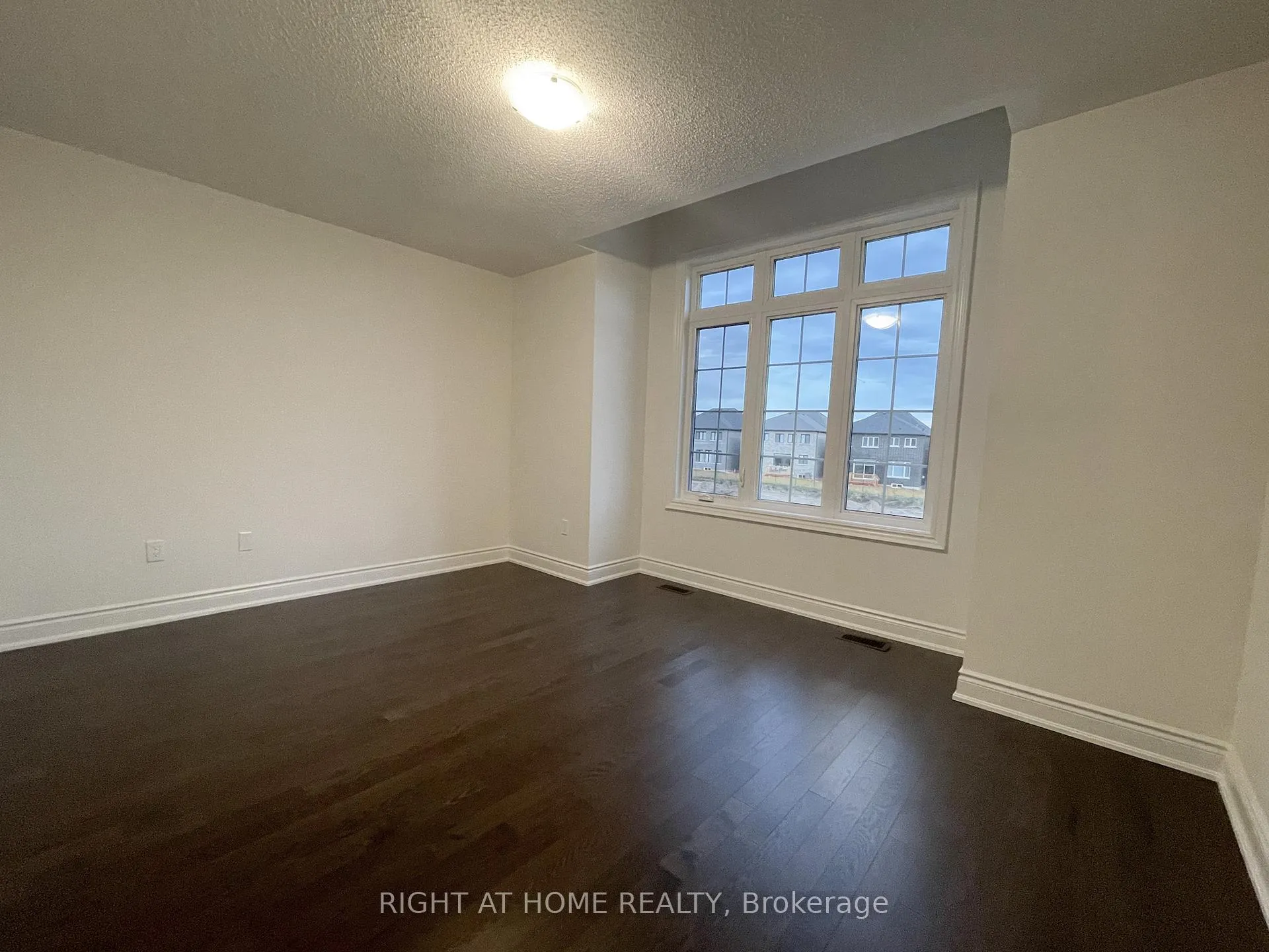 Photo 11 of 38 Gladmary Drive, Brampton, Bram West — HOMEH