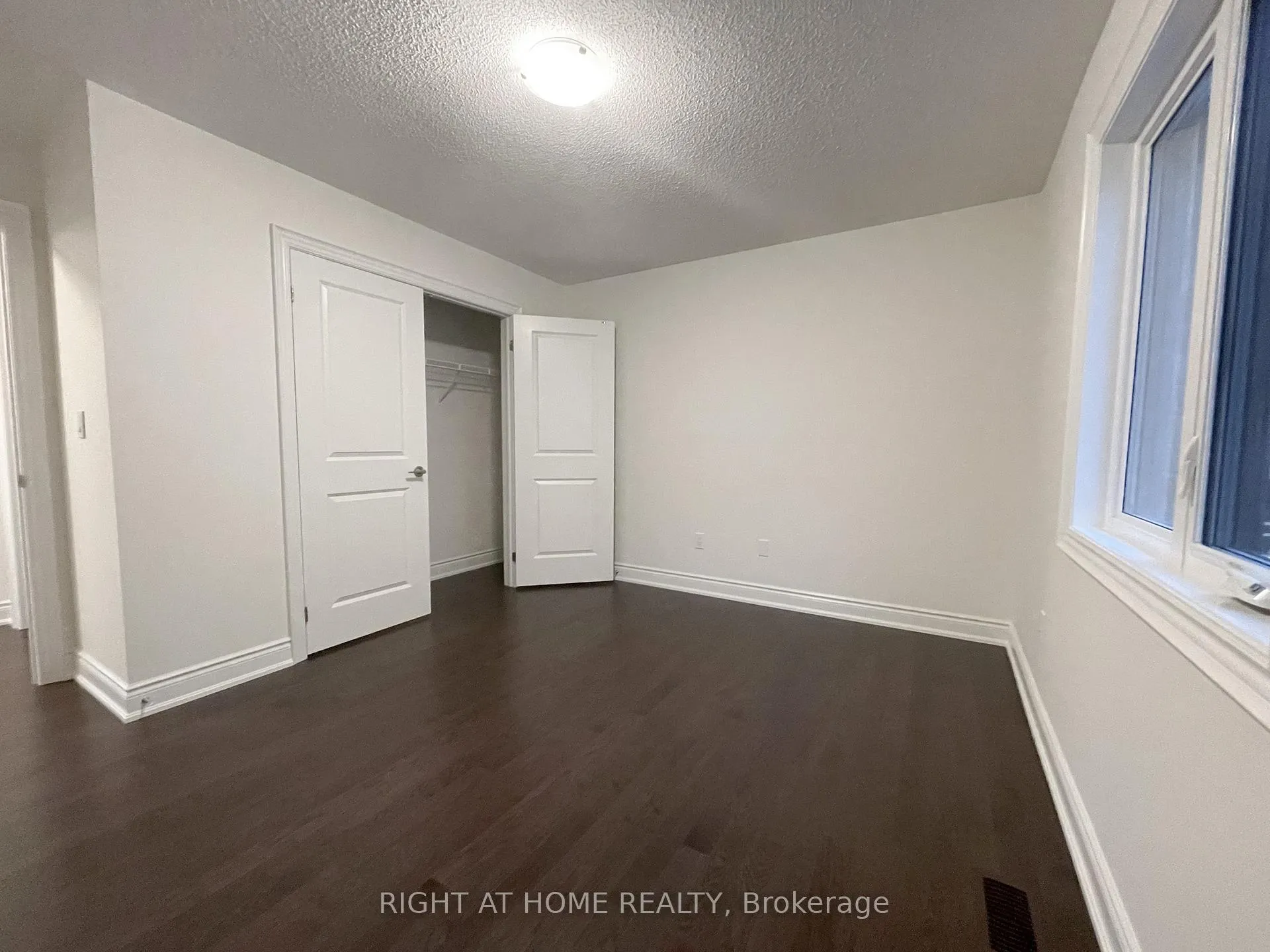 Photo 12 of 38 Gladmary Drive, Brampton, Bram West — HOMEH