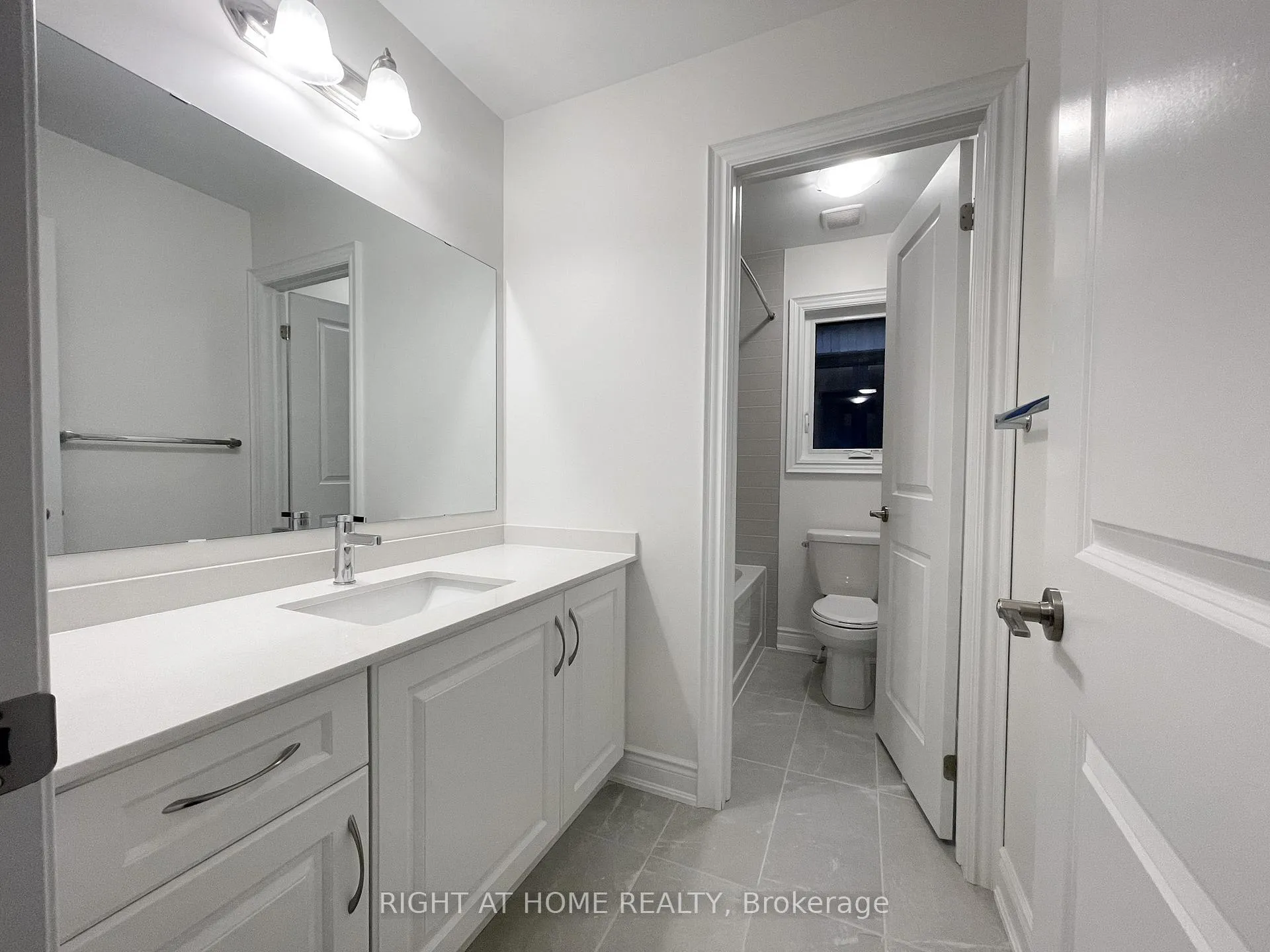 Photo 14 of 38 Gladmary Drive, Brampton, Bram West — HOMEH