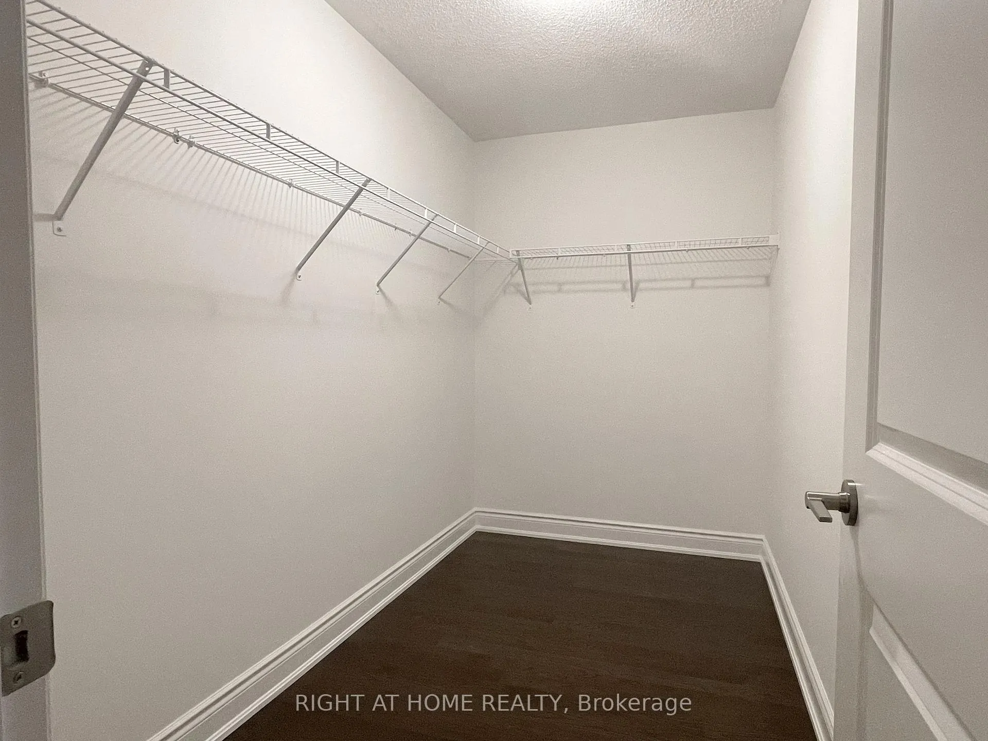 Photo 17 of 38 Gladmary Drive, Brampton, Bram West — HOMEH