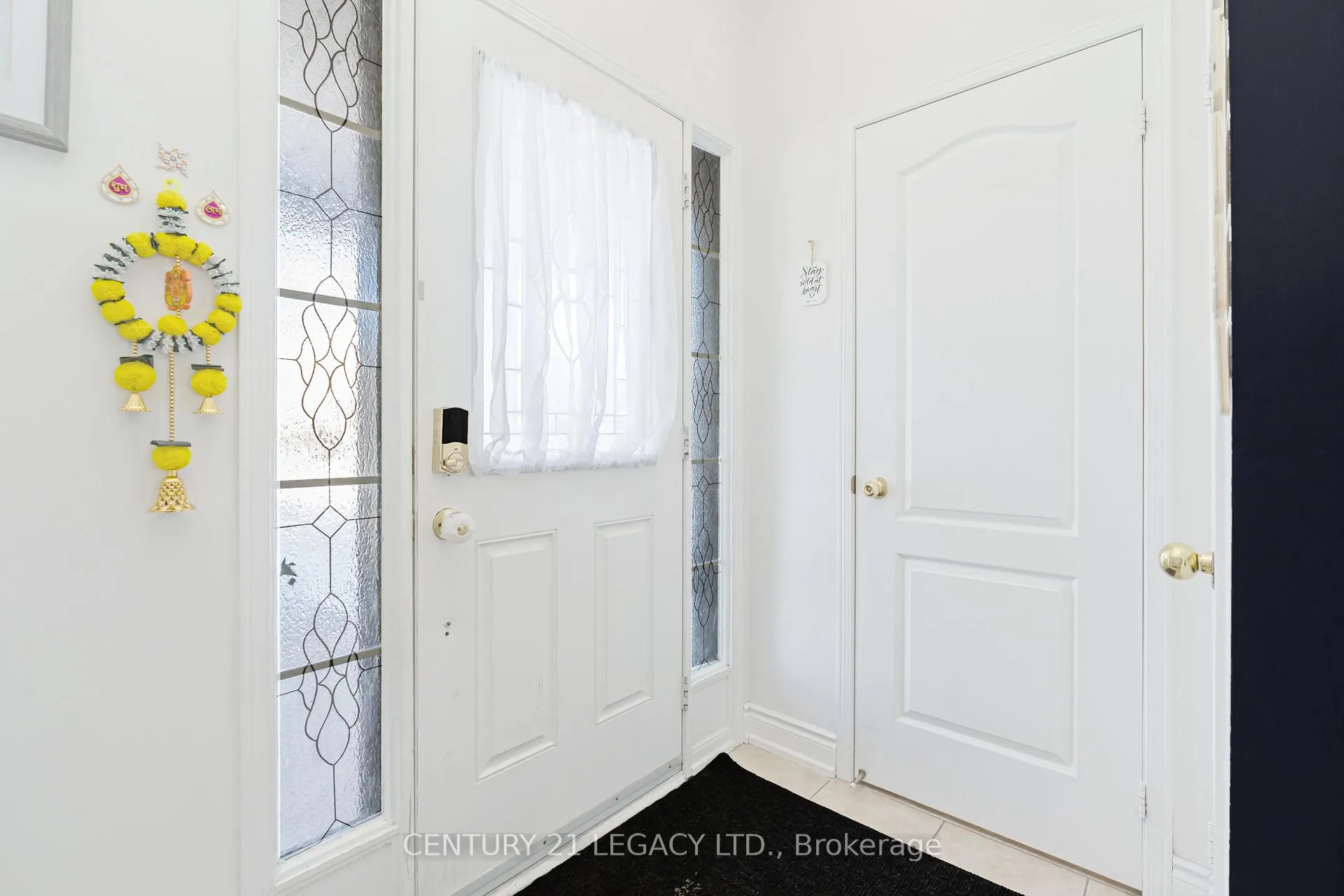 Photo 4 of 129 Sugarhill Drive, Brampton, Fletcher's Meadow — HOMEH
