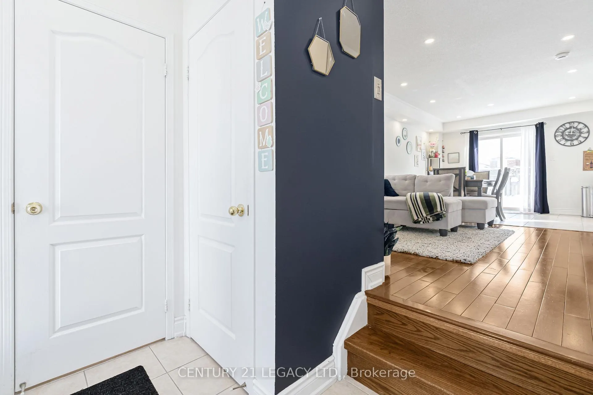 Photo 5 of 129 Sugarhill Drive, Brampton, Fletcher's Meadow — HOMEH