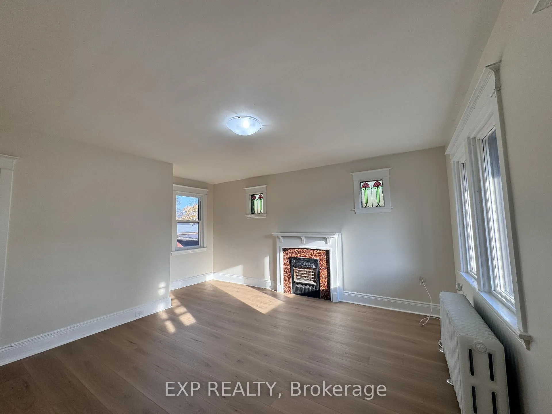 Photo 3 of Unit UNIT-6, 321 Hunter Street, Hamilton, Stinson — HOMEH