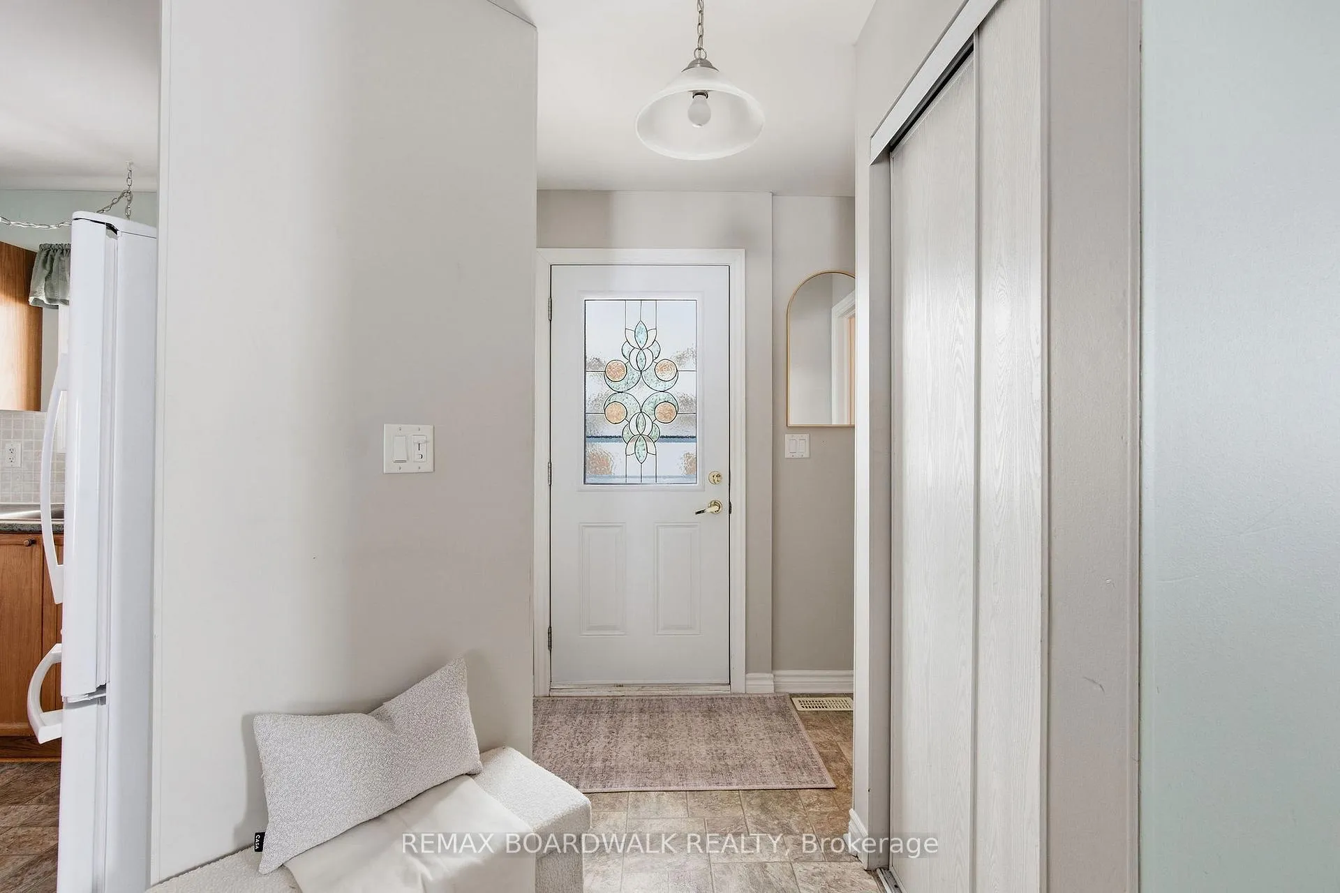 Photo 2 of 307 Chestnut Private, Ottawa, Richmond — HOMEH