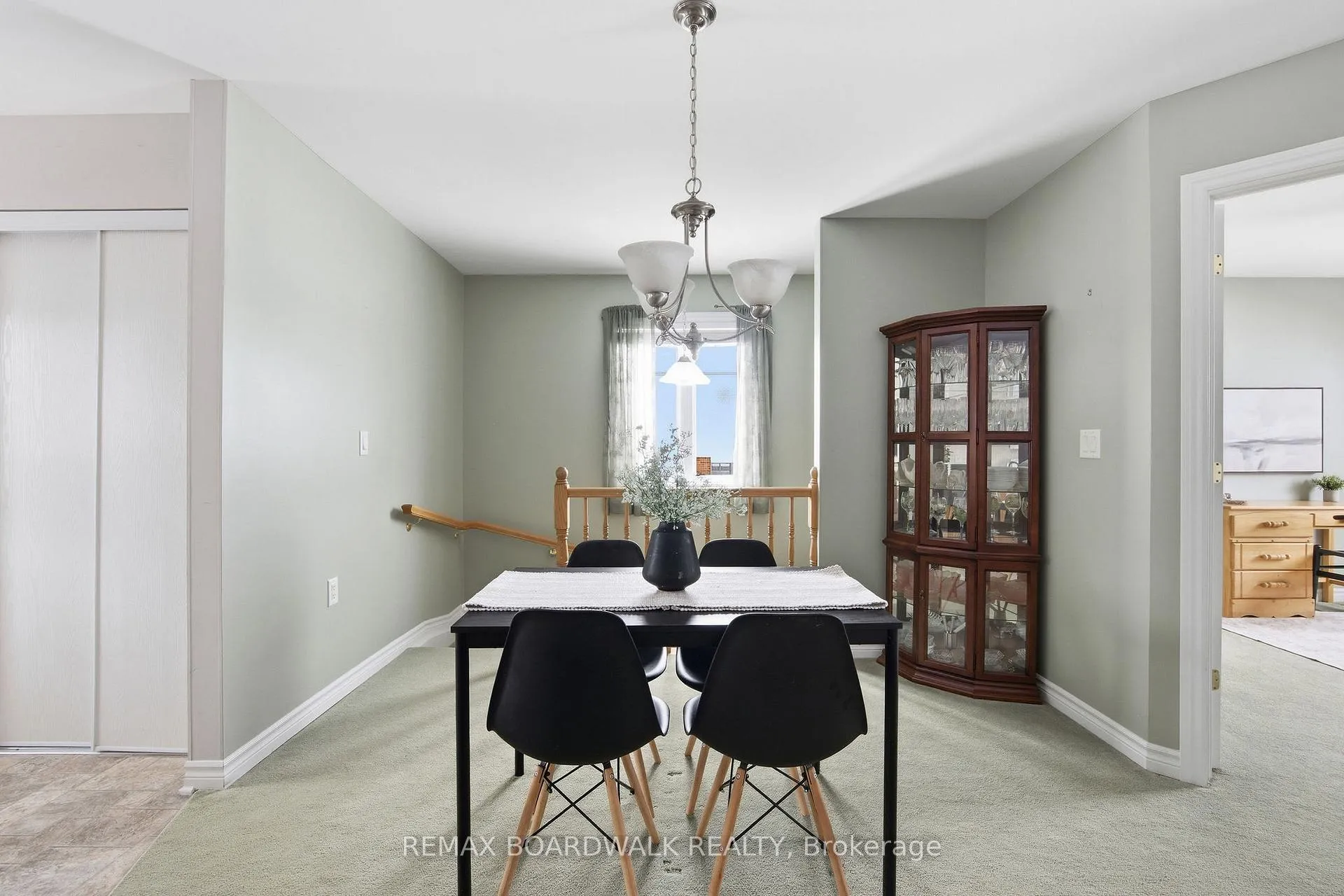 Photo 11 of 307 Chestnut Private, Ottawa, Richmond — HOMEH