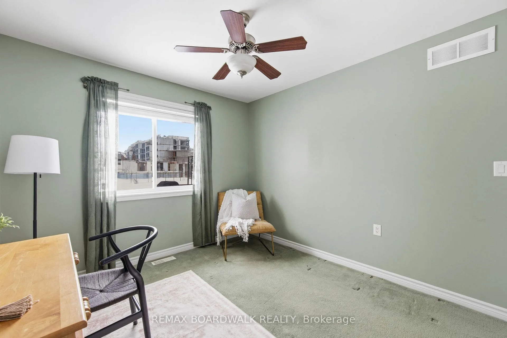 Photo 13 of 307 Chestnut Private, Ottawa, Richmond — HOMEH