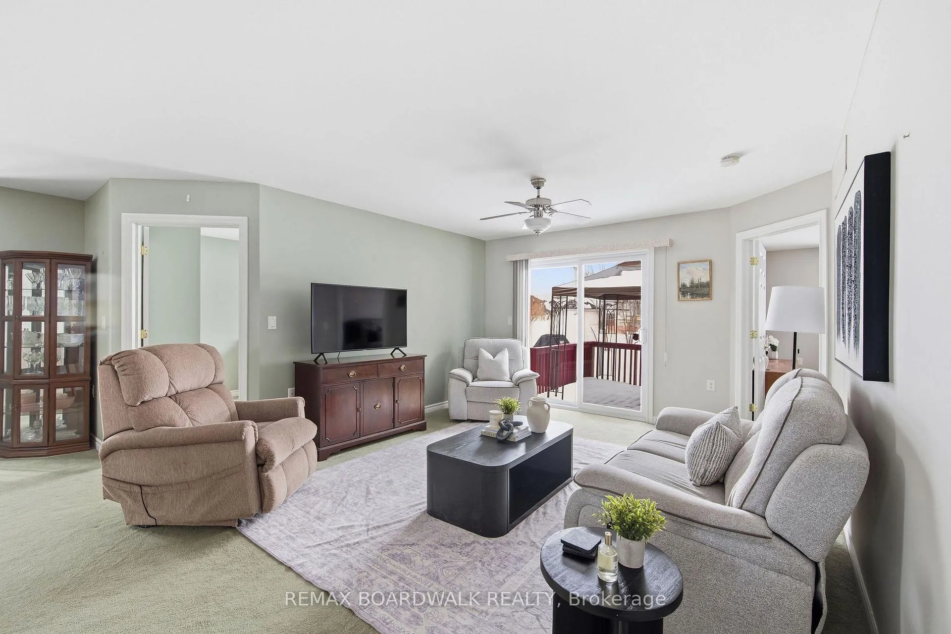 Photo 16 of 307 Chestnut Private, Ottawa, Richmond — HOMEH