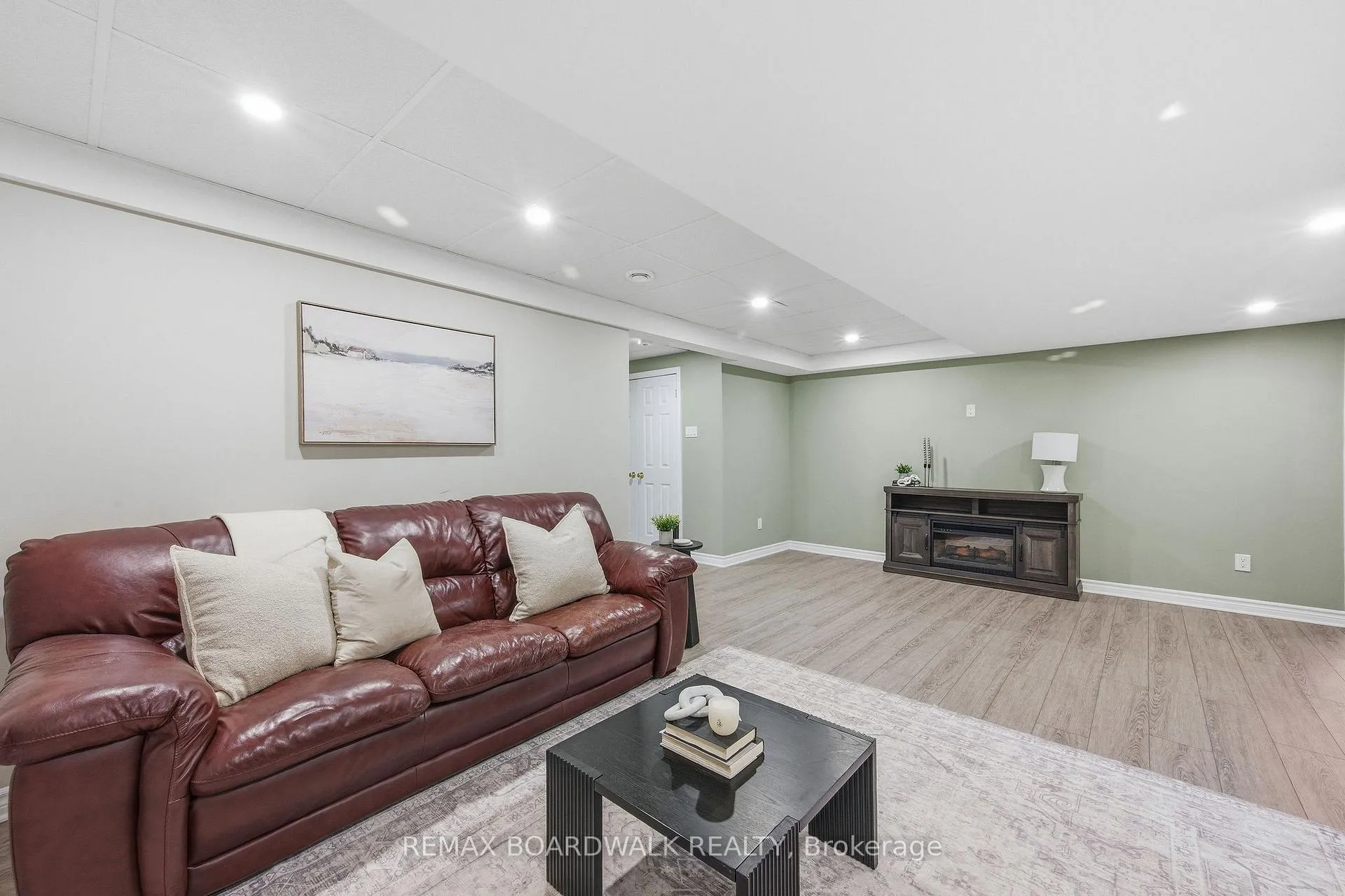 Photo 28 of 307 Chestnut Private, Ottawa, Richmond — HOMEH