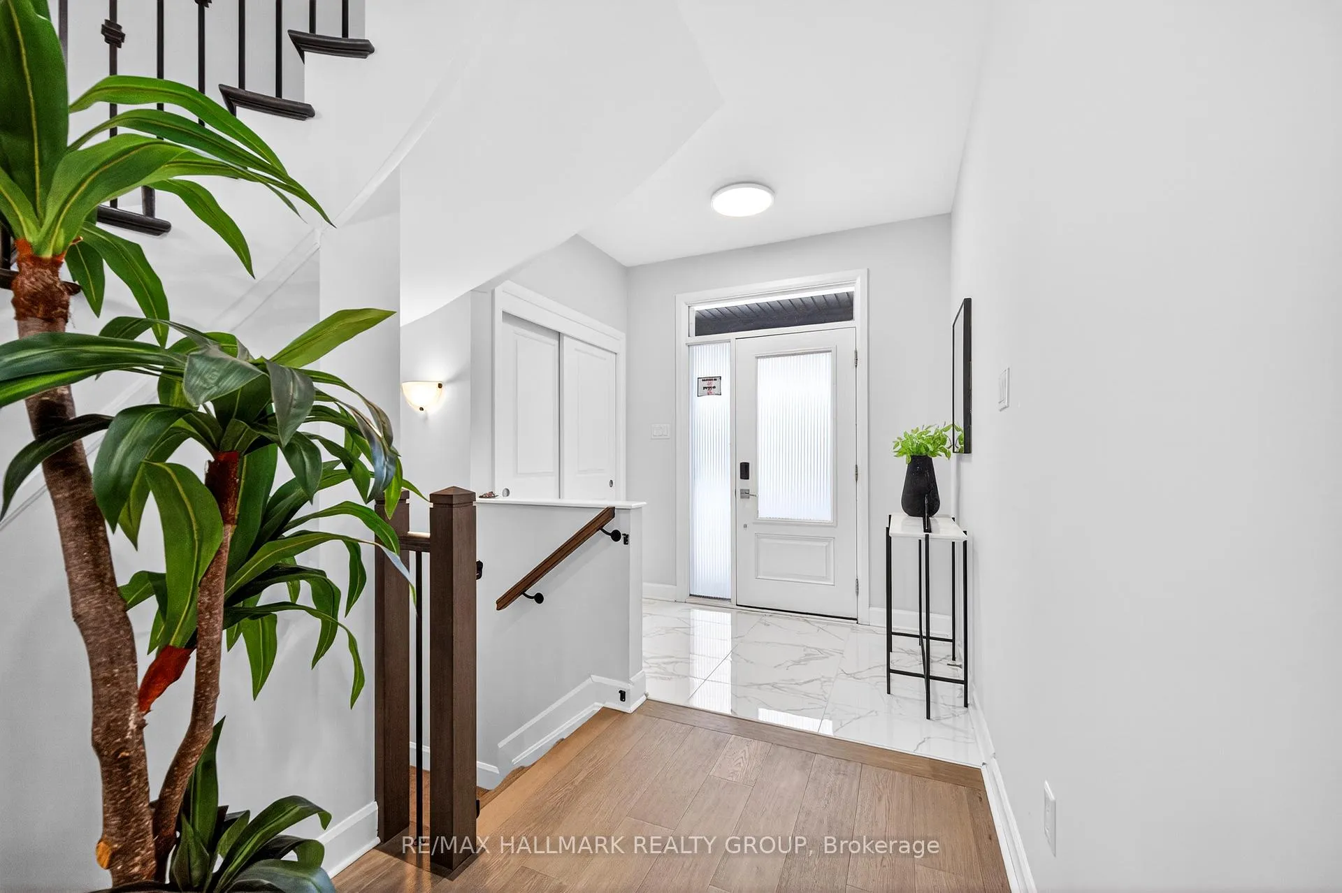 Photo 2 of 232 Aquarium Avenue, Ottawa, Avalon West — HOMEH