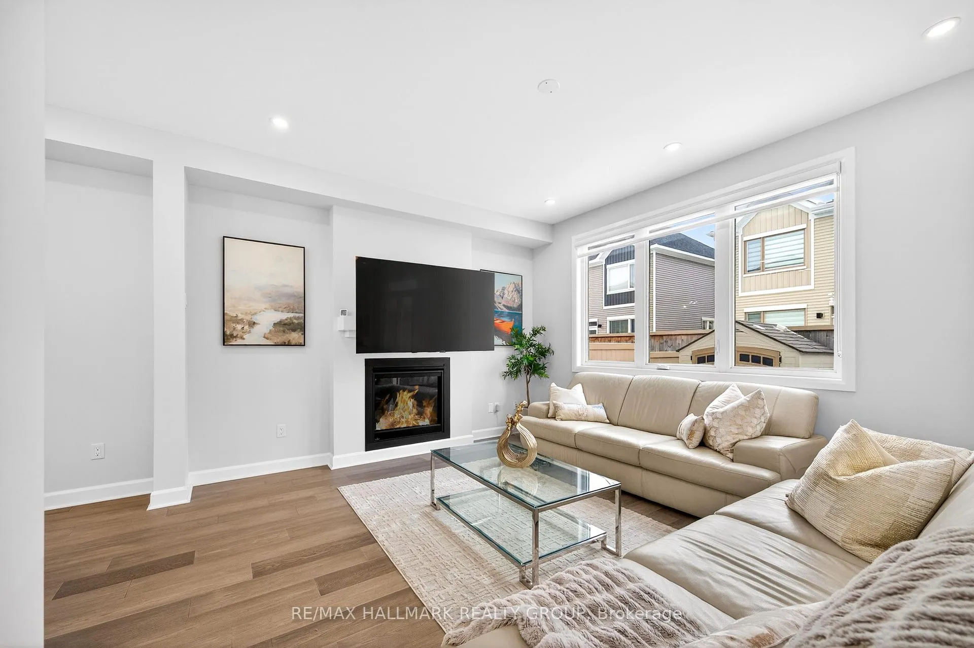 Photo 5 of 232 Aquarium Avenue, Ottawa, Avalon West — HOMEH