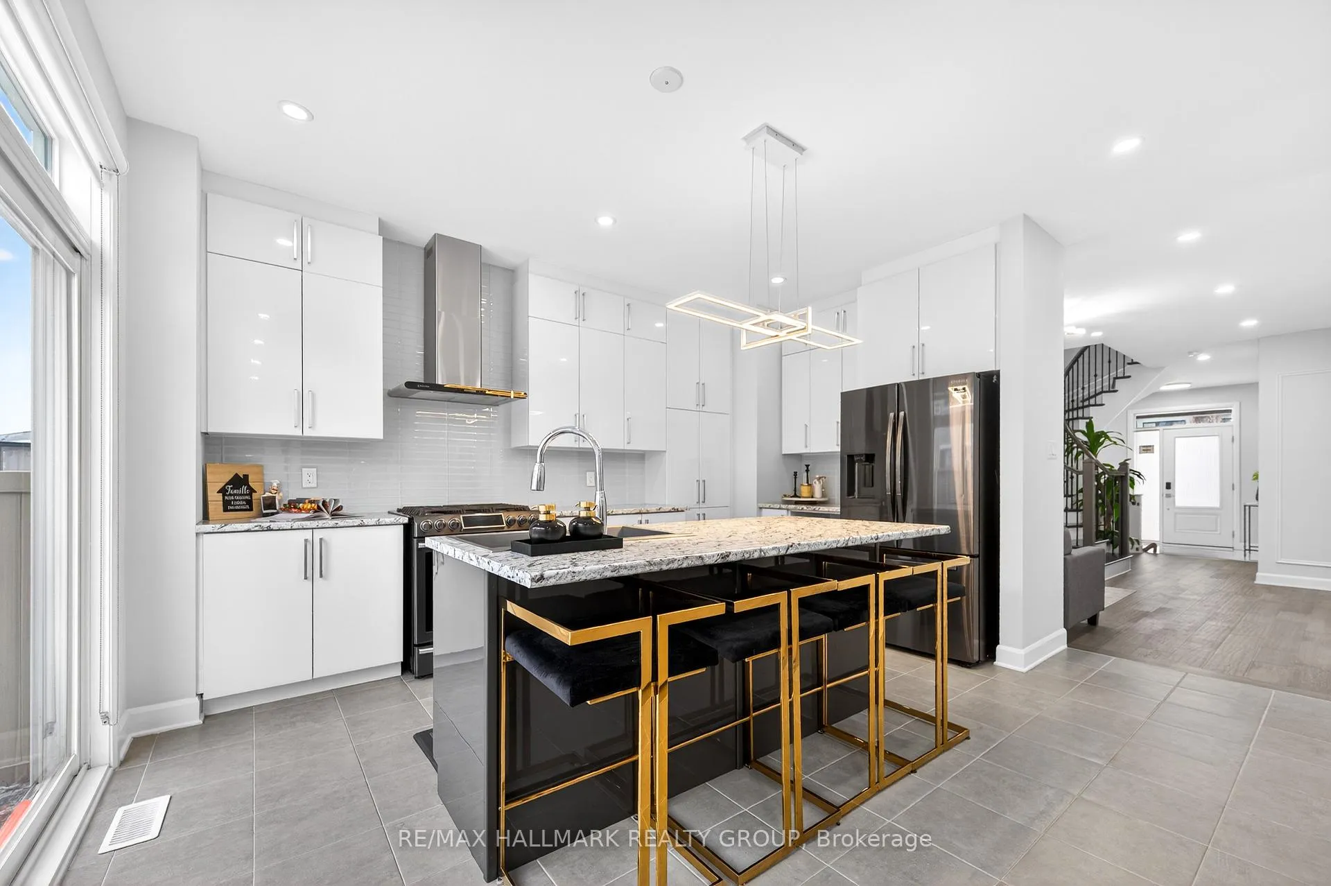 Photo 8 of 232 Aquarium Avenue, Ottawa, Avalon West — HOMEH