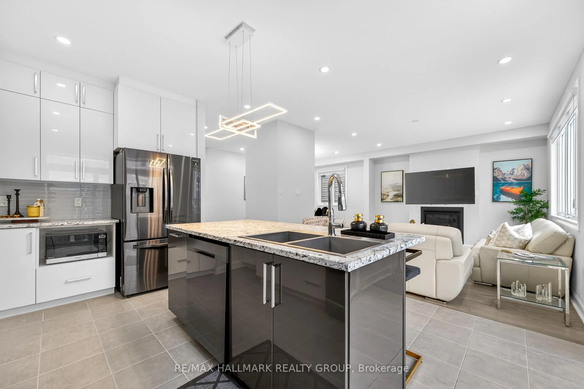 Photo 11 of 232 Aquarium Avenue, Ottawa, Avalon West — HOMEH