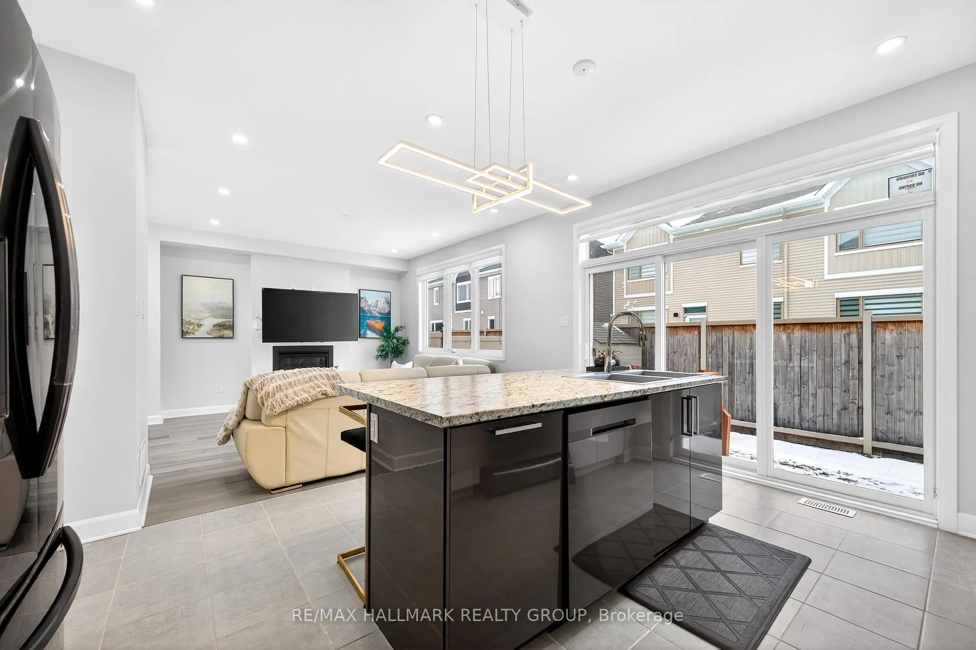 Photo 13 of 232 Aquarium Avenue, Ottawa, Avalon West — HOMEH