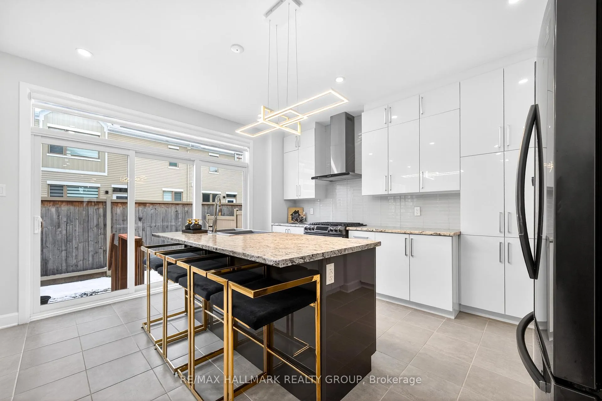 Photo 14 of 232 Aquarium Avenue, Ottawa, Avalon West — HOMEH