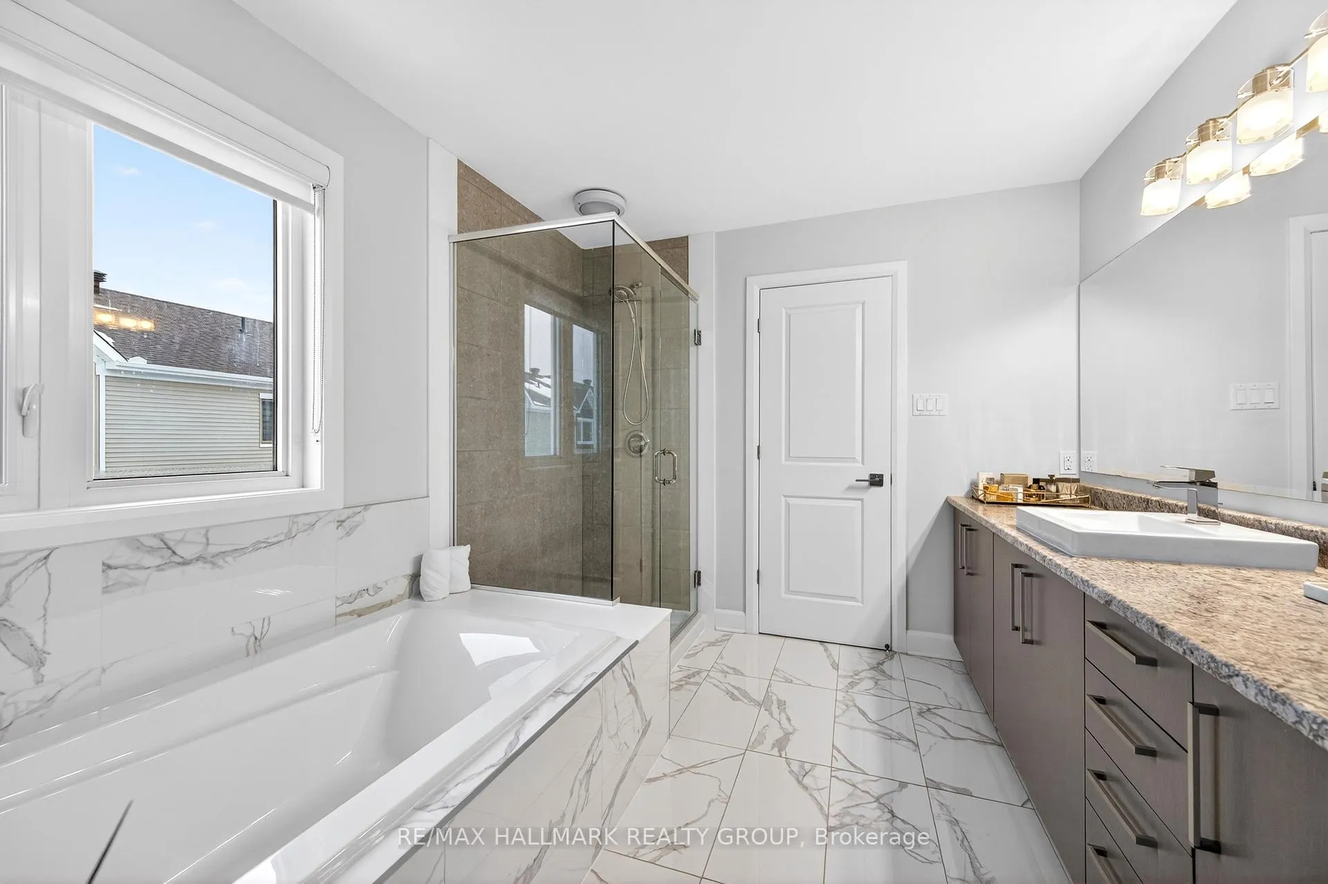 Photo 23 of 232 Aquarium Avenue, Ottawa, Avalon West — HOMEH