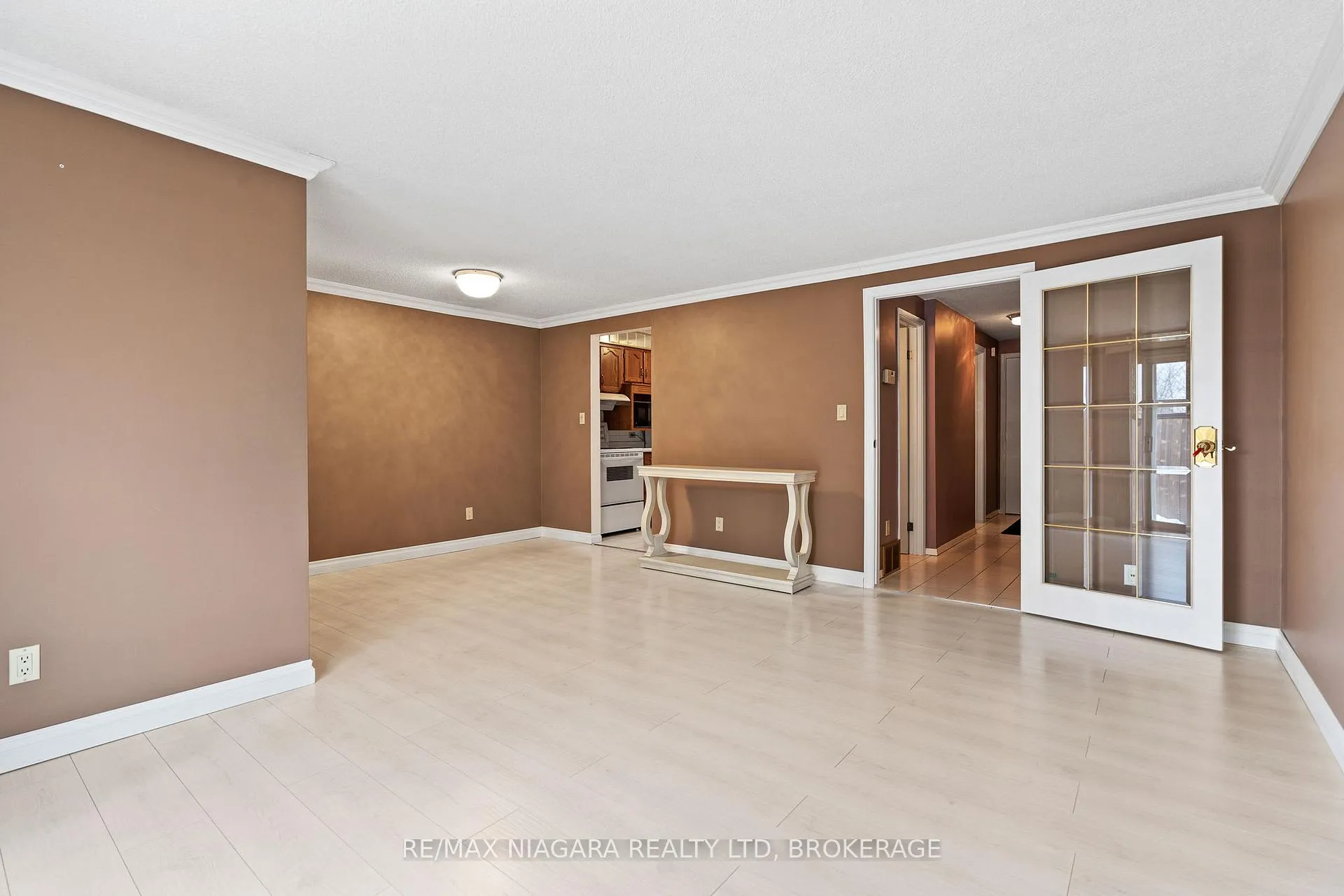 Photo 9 of Unit 4, 242 Lakeport Road, St. Catharines, Lakeport — HOMEH