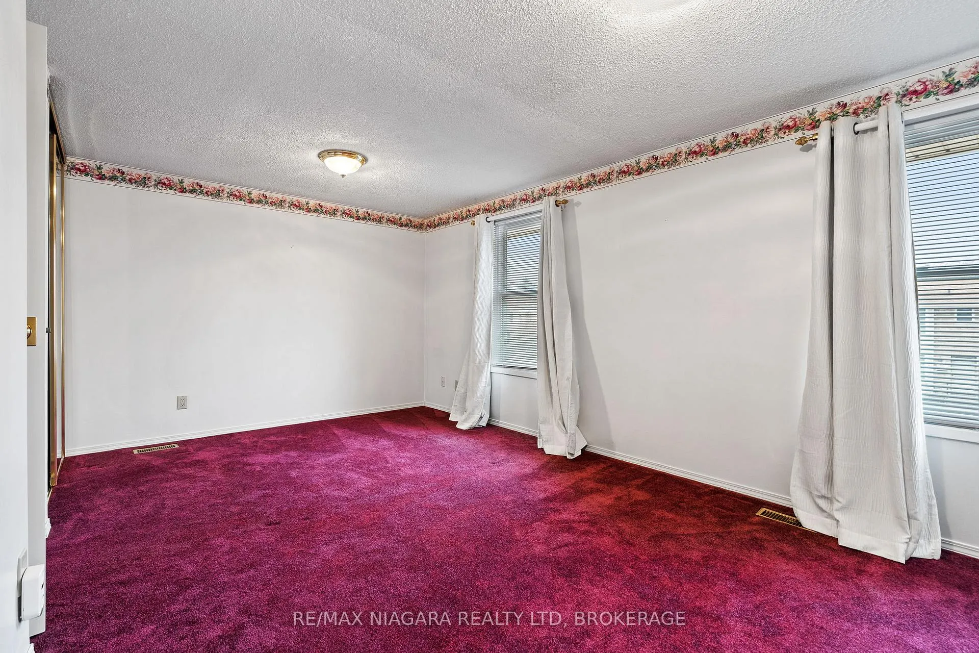 Photo 12 of Unit 4, 242 Lakeport Road, St. Catharines, Lakeport — HOMEH