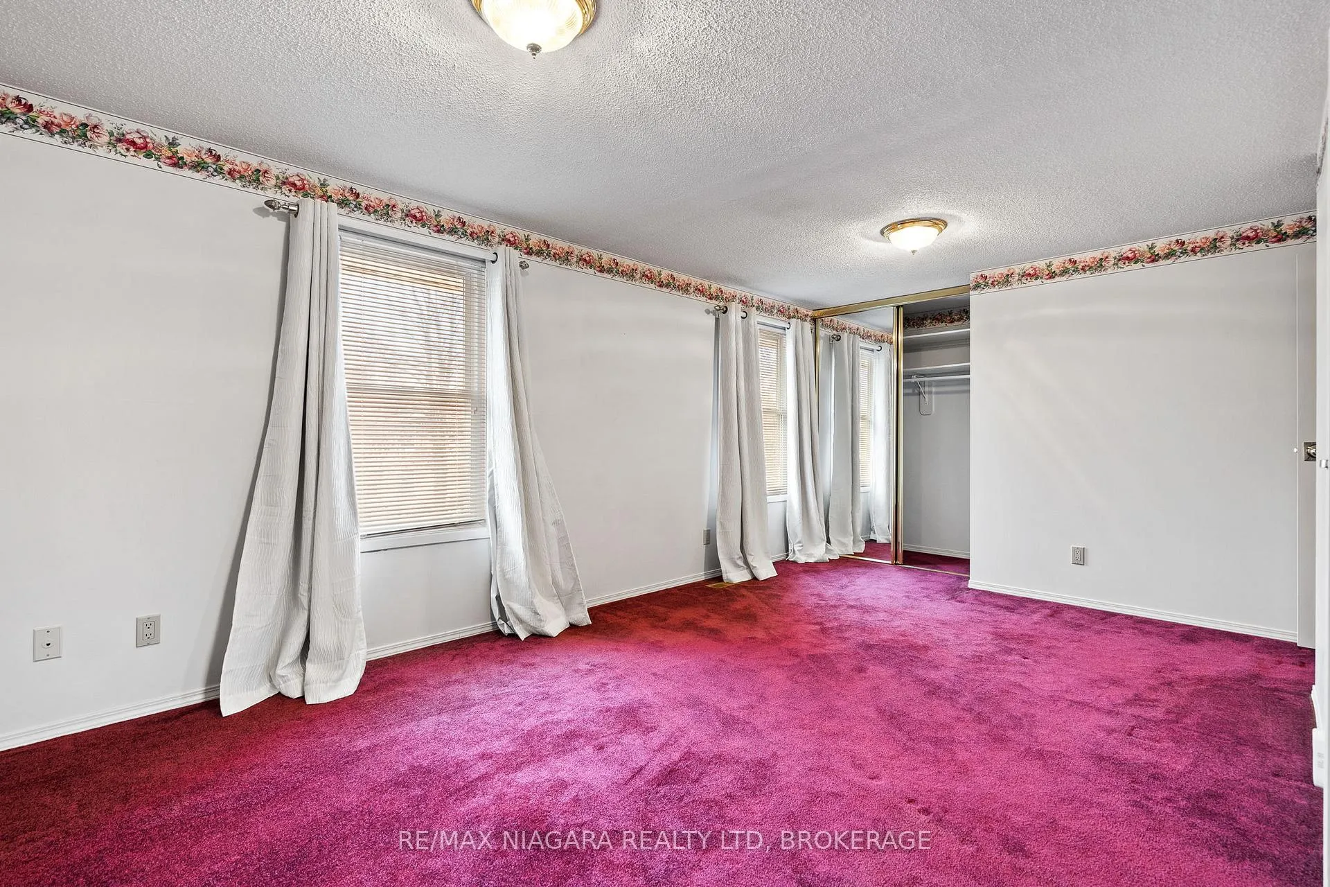 Photo 13 of Unit 4, 242 Lakeport Road, St. Catharines, Lakeport — HOMEH