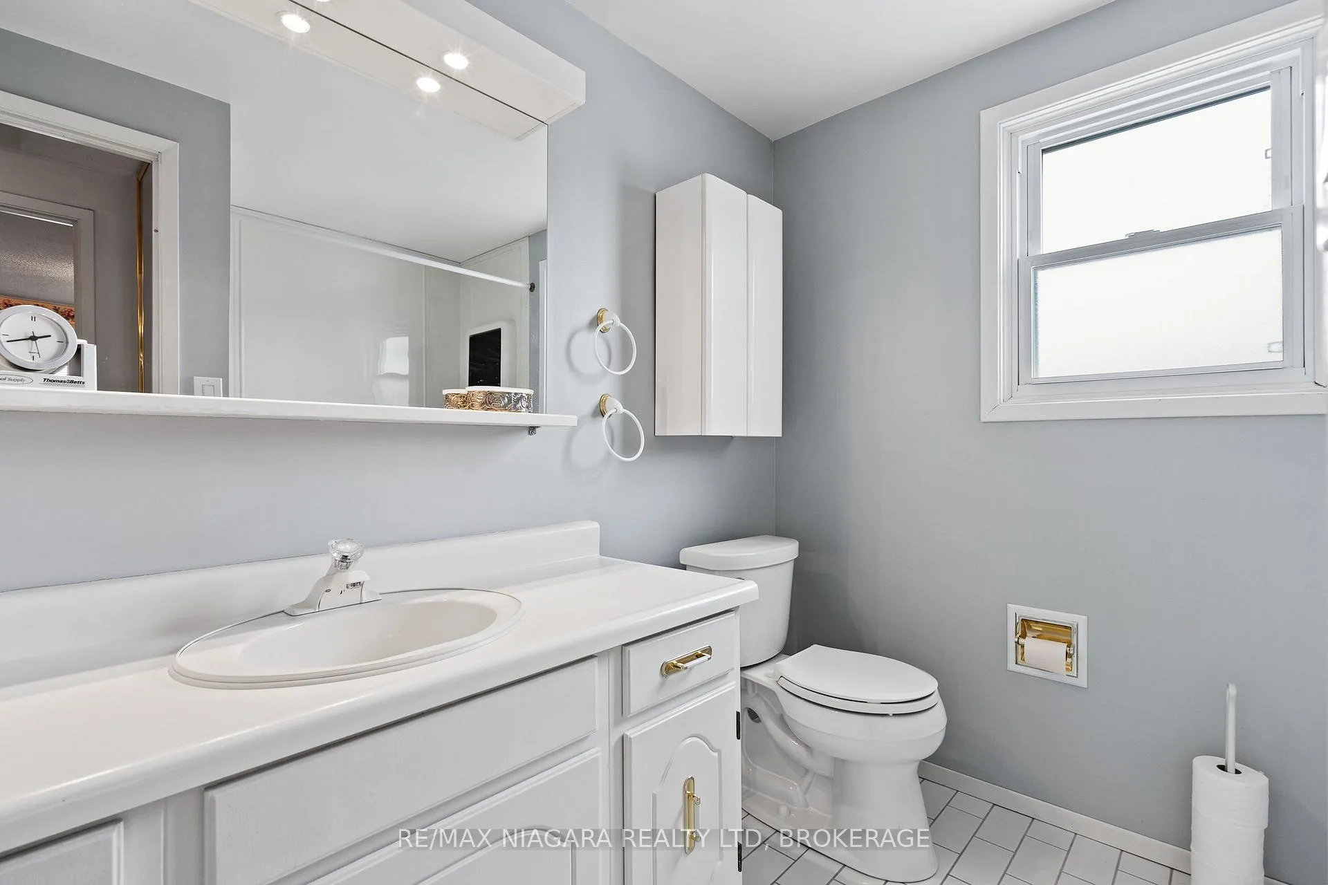 Photo 14 of Unit 4, 242 Lakeport Road, St. Catharines, Lakeport — HOMEH