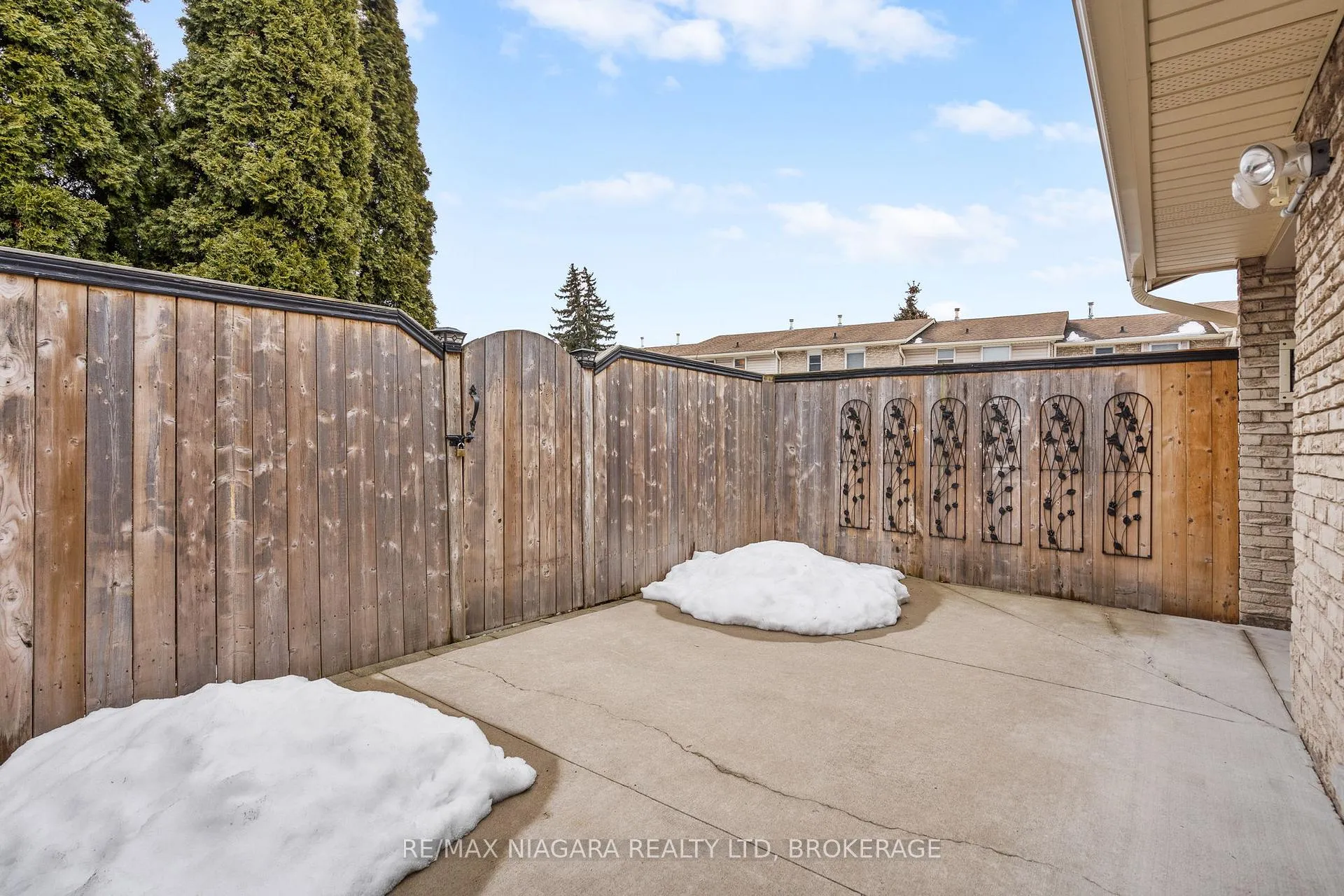 Photo 24 of Unit 4, 242 Lakeport Road, St. Catharines, Lakeport — HOMEH