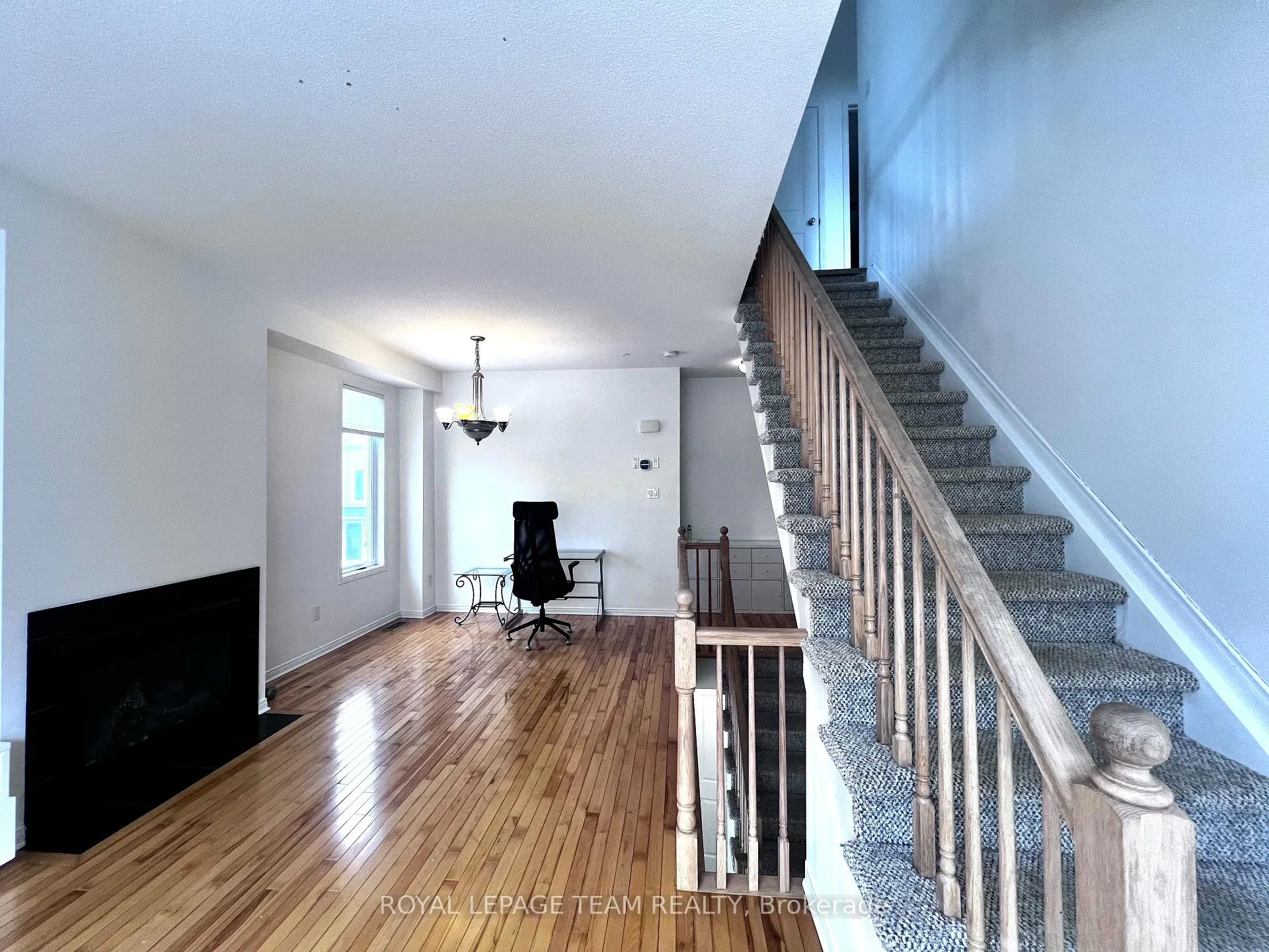 Photo 10 of 119 Songbird Private, Ottawa, Westcliffe Estates — HOMEH