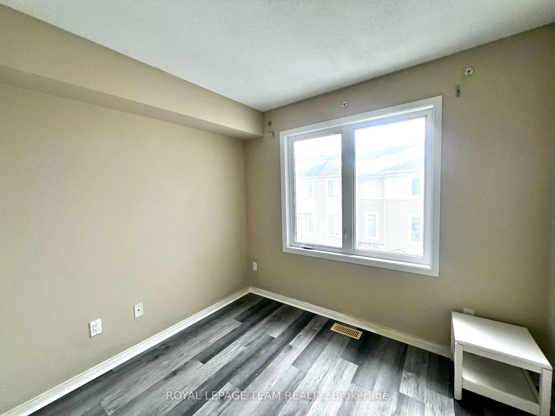 Photo 12 of 119 Songbird Private, Ottawa, Westcliffe Estates — HOMEH