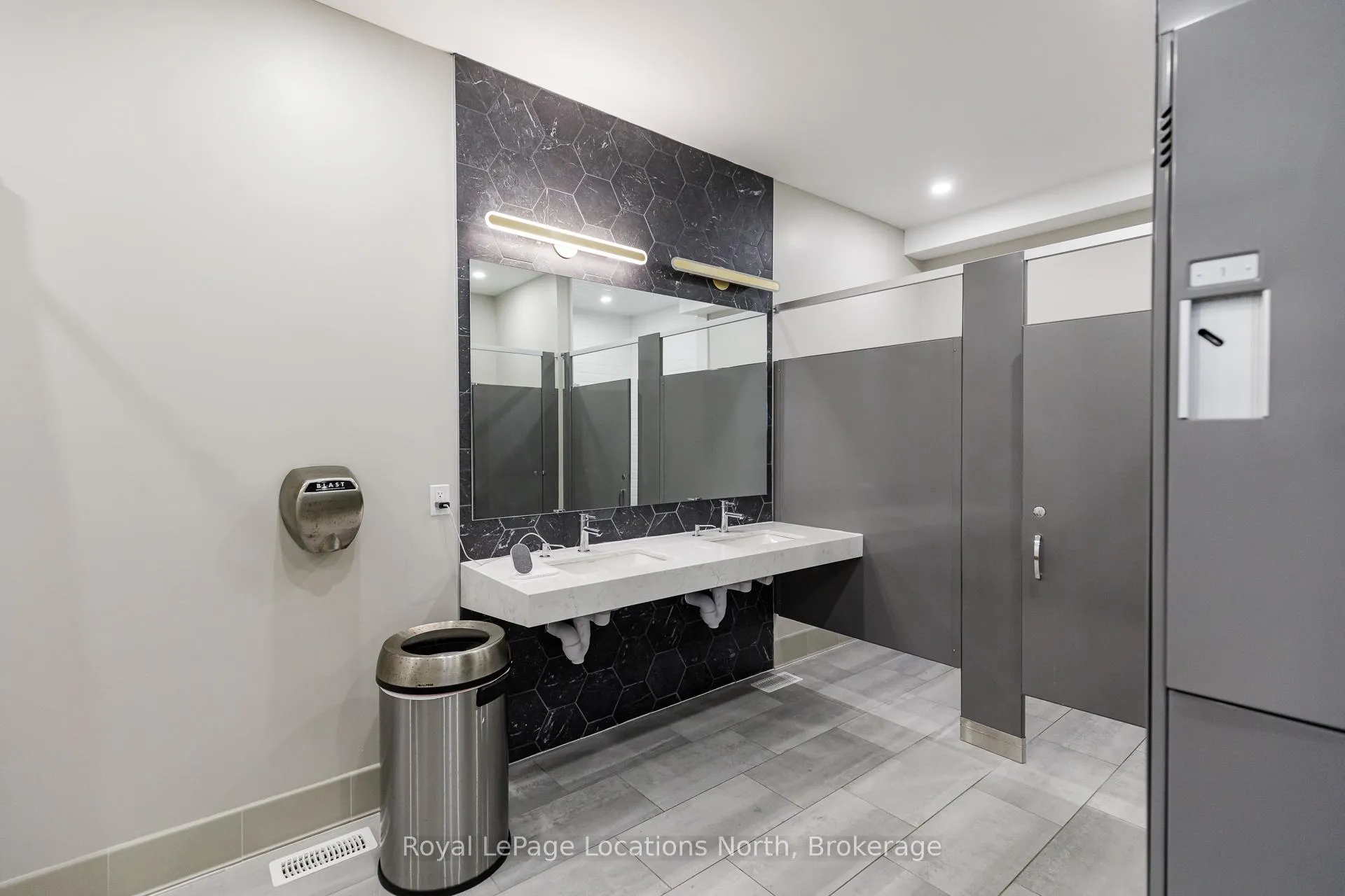Photo 34 of 29 Gregory Avenue, Collingwood — HOMEH