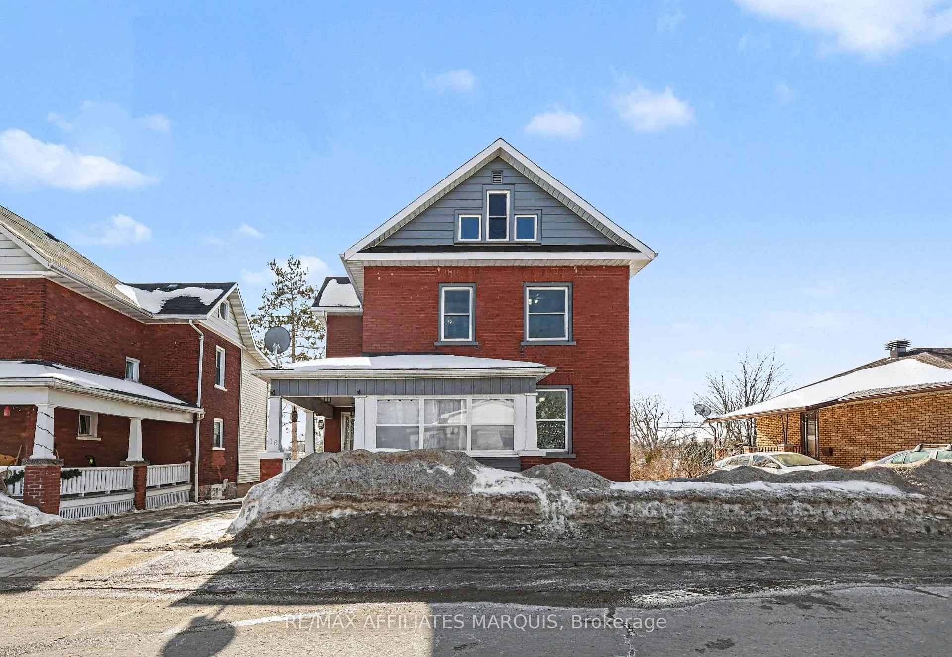 Photo 1 of 18 Queen Street, Smiths Falls — HOMEH