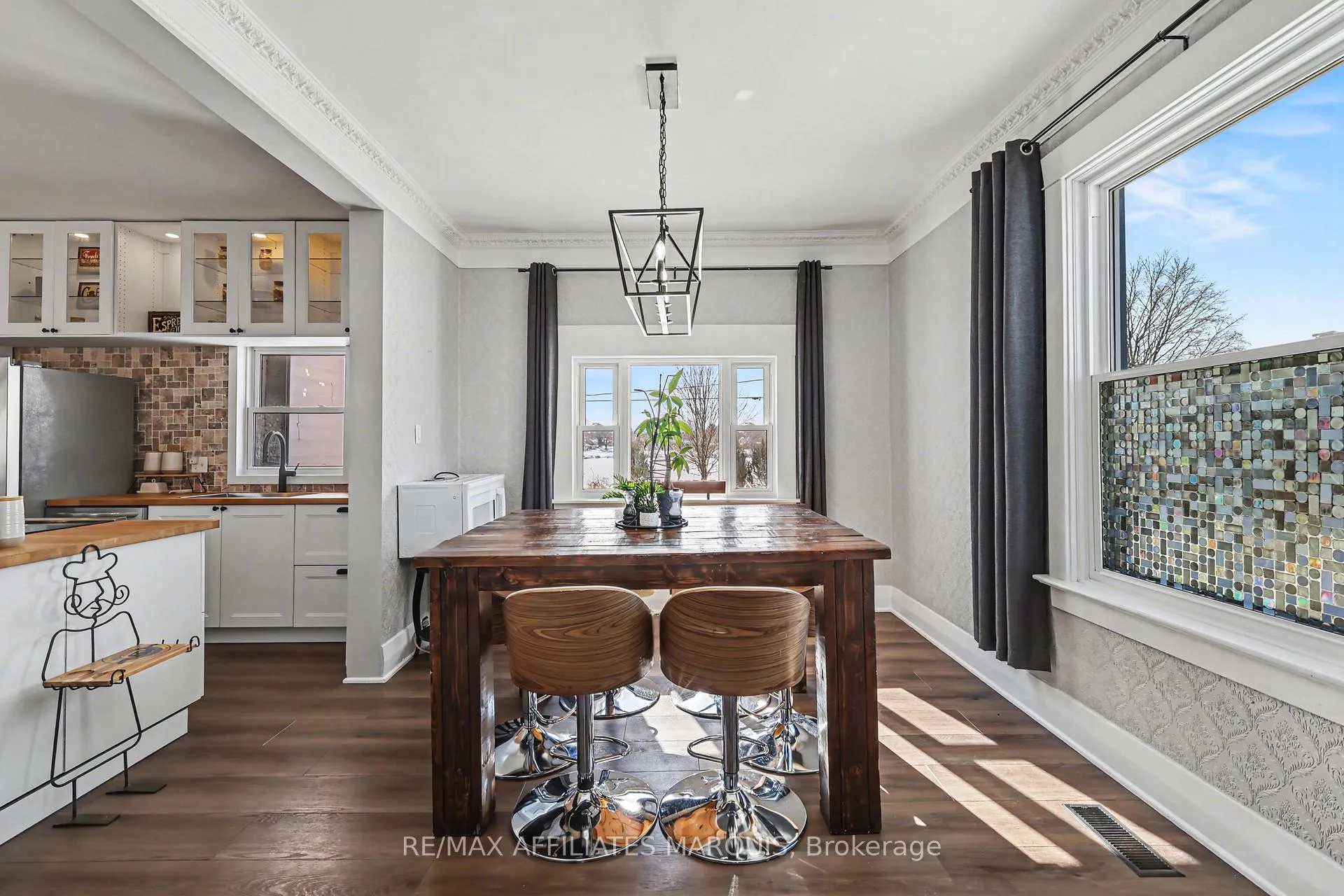 Photo 13 of 18 Queen Street, Smiths Falls — HOMEH