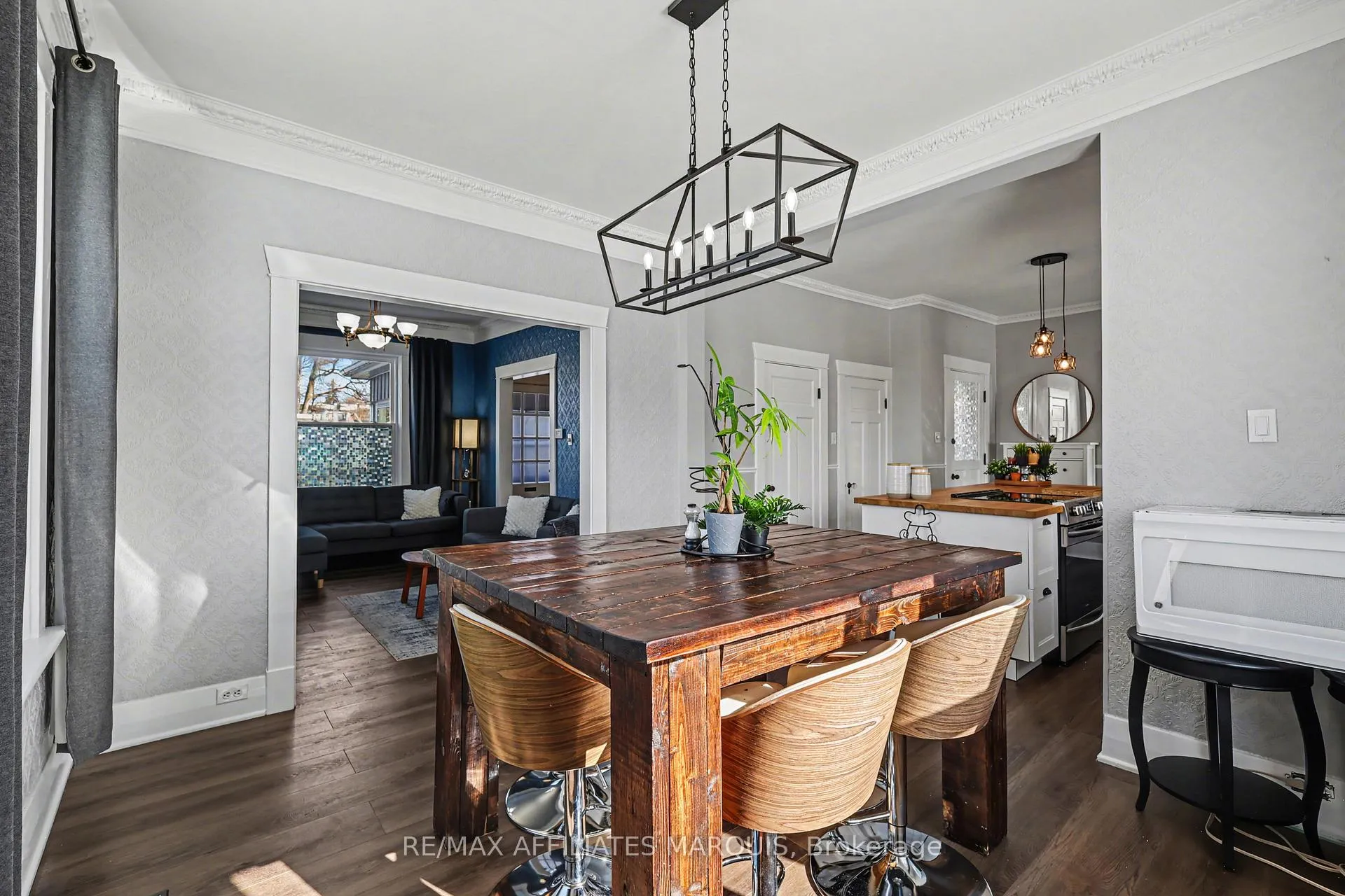 Photo 14 of 18 Queen Street, Smiths Falls — HOMEH