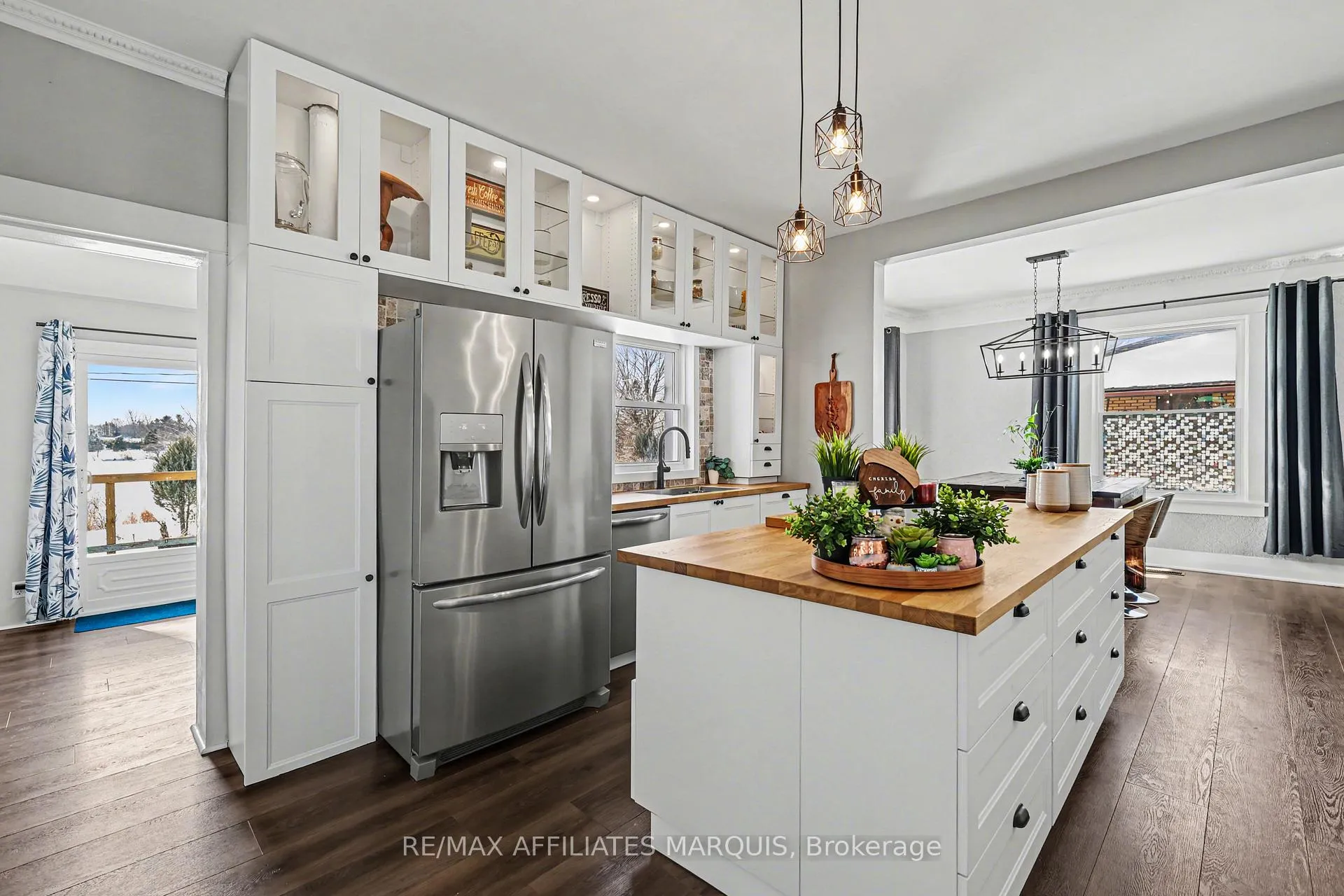 Photo 15 of 18 Queen Street, Smiths Falls — HOMEH