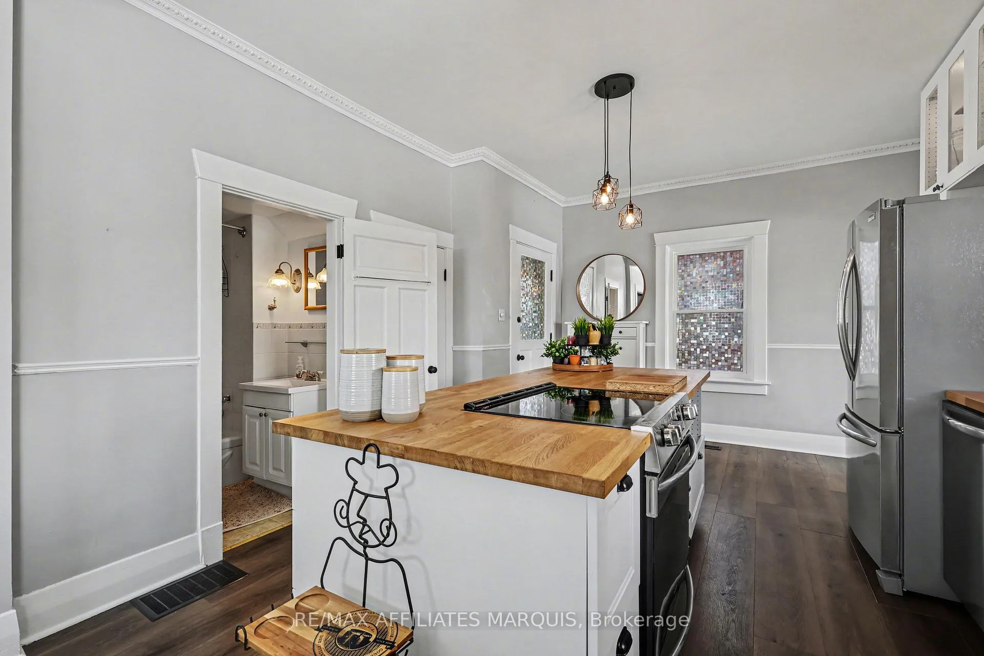 Photo 20 of 18 Queen Street, Smiths Falls — HOMEH