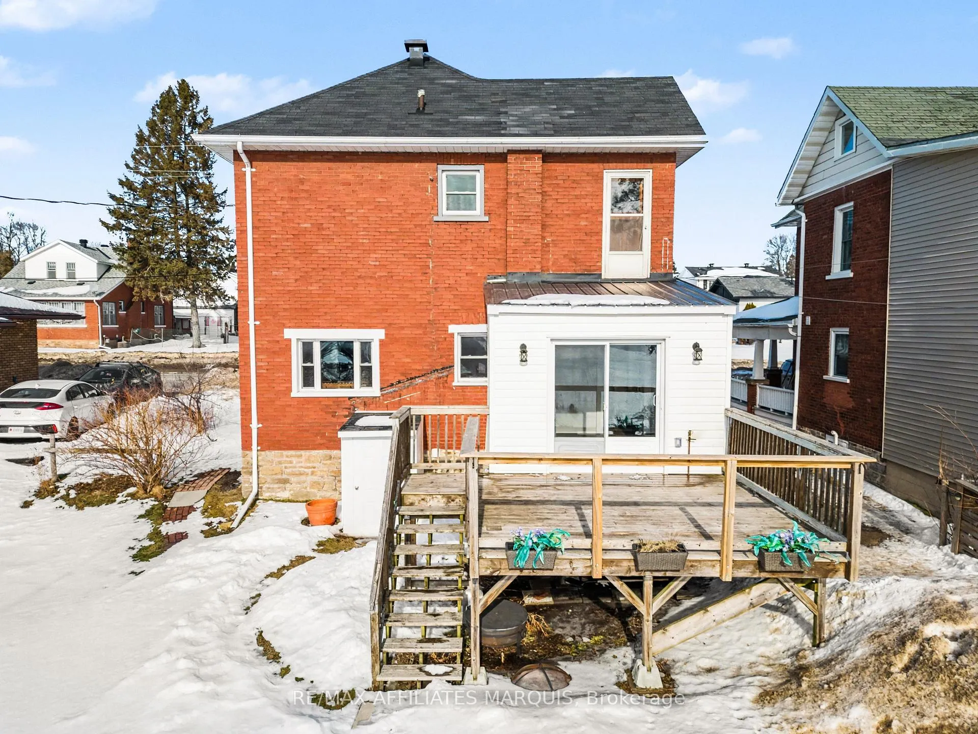 Photo 43 of 18 Queen Street, Smiths Falls — HOMEH