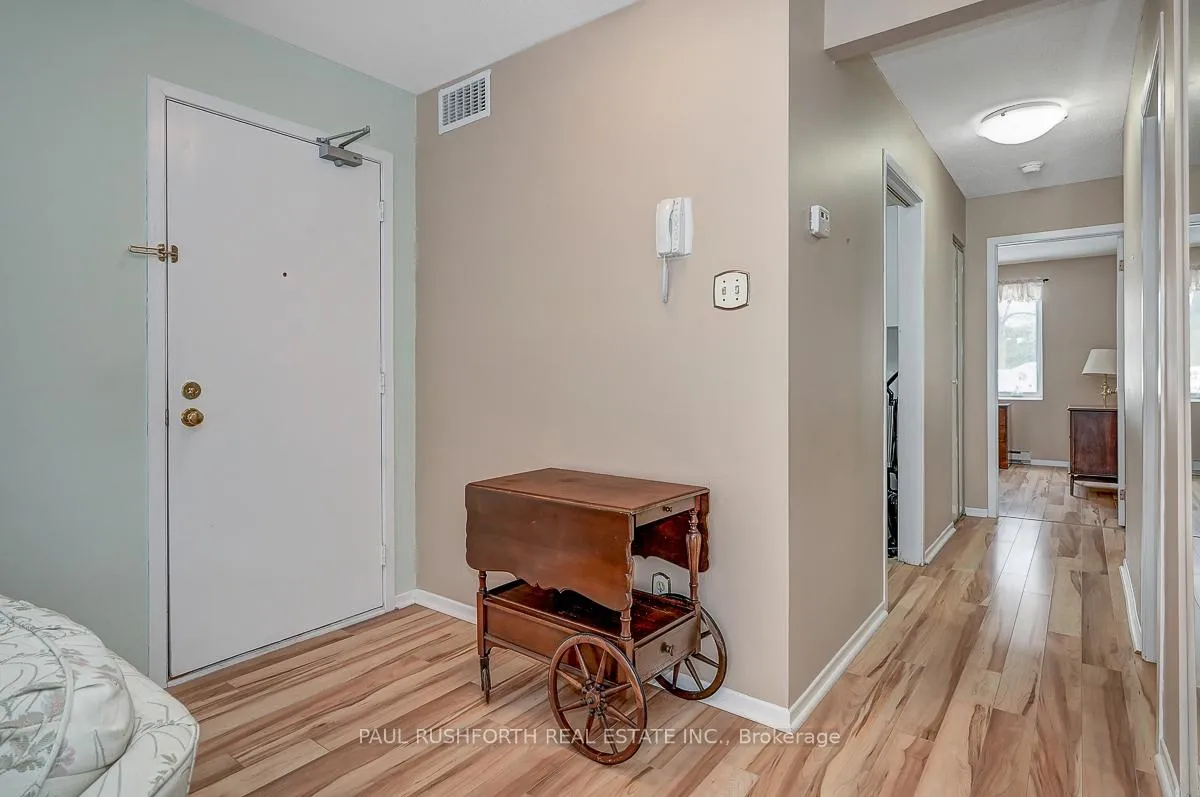 Photo 3 of Unit B, 8 Stonehill Court, Ottawa, Kanata - Bridlewood — HOMEH