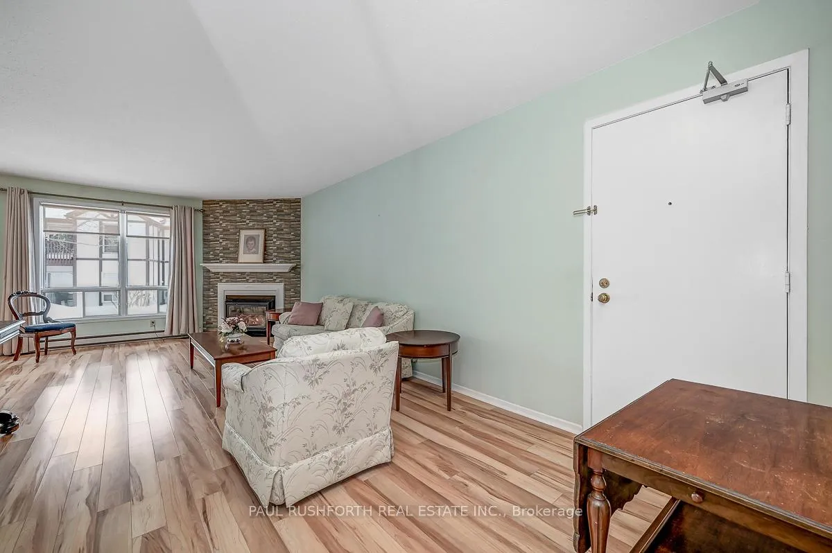 Photo 4 of Unit B, 8 Stonehill Court, Ottawa, Kanata - Bridlewood — HOMEH
