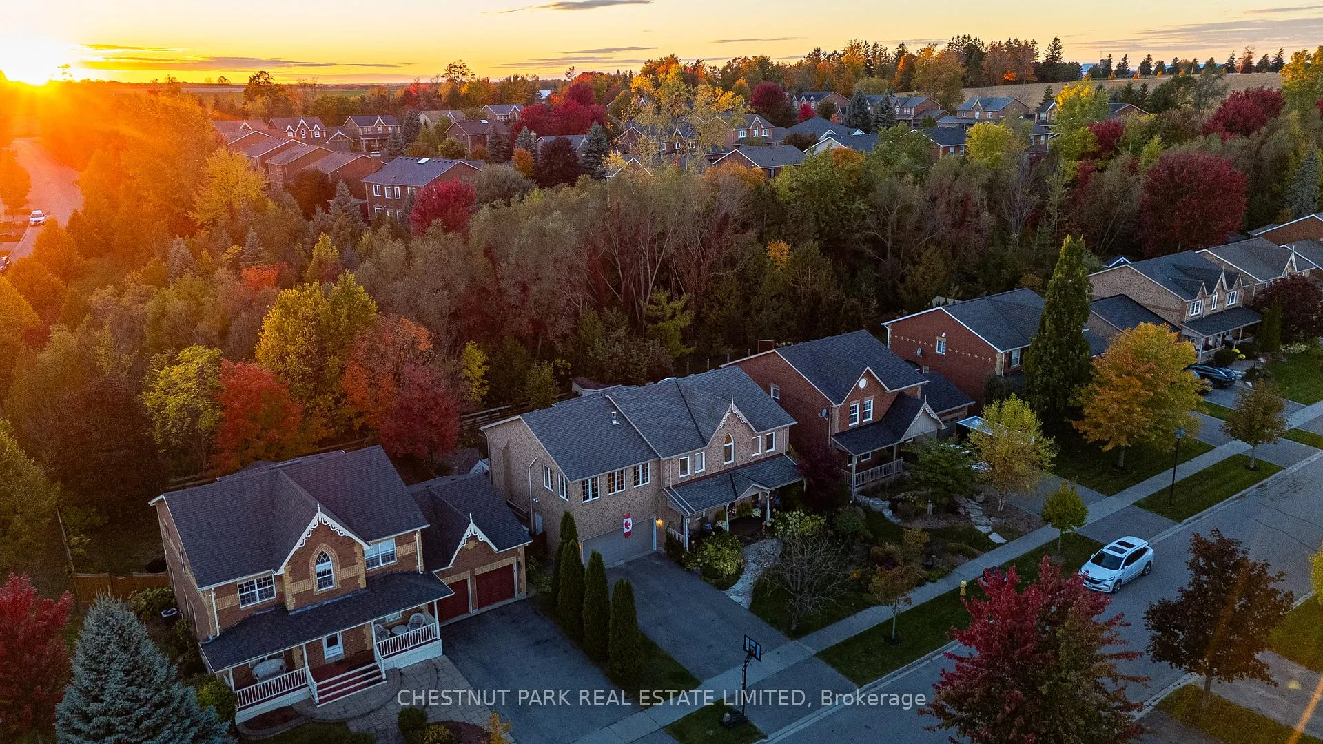Photo 3 of 4 Galloway Crescent, Uxbridge — HOMEH