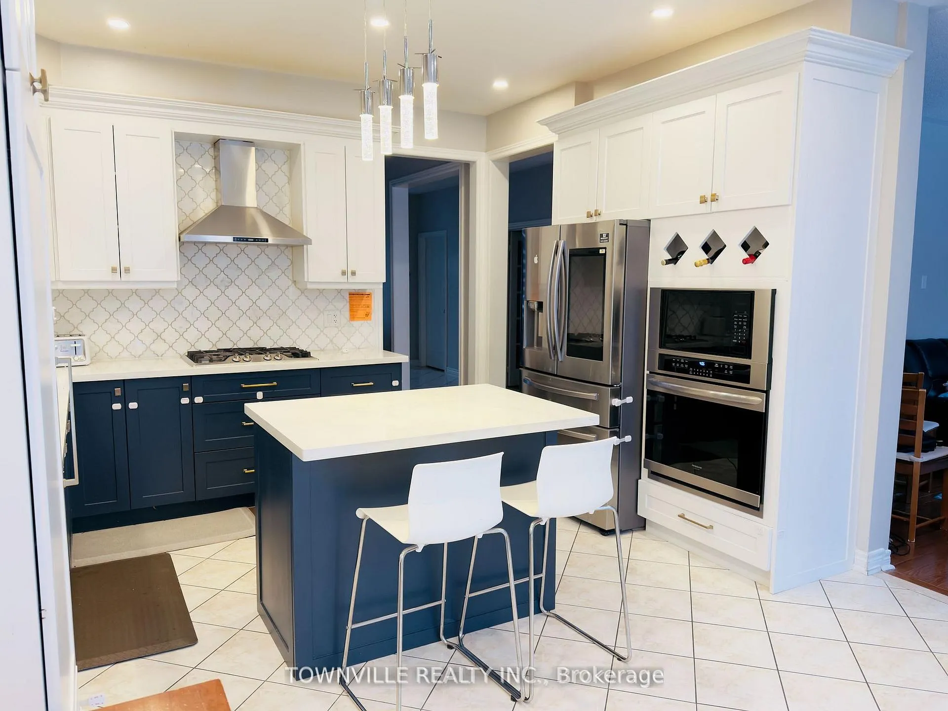 Photo 4 of 26 Messina Avenue, Brampton, Bram West — HOMEH