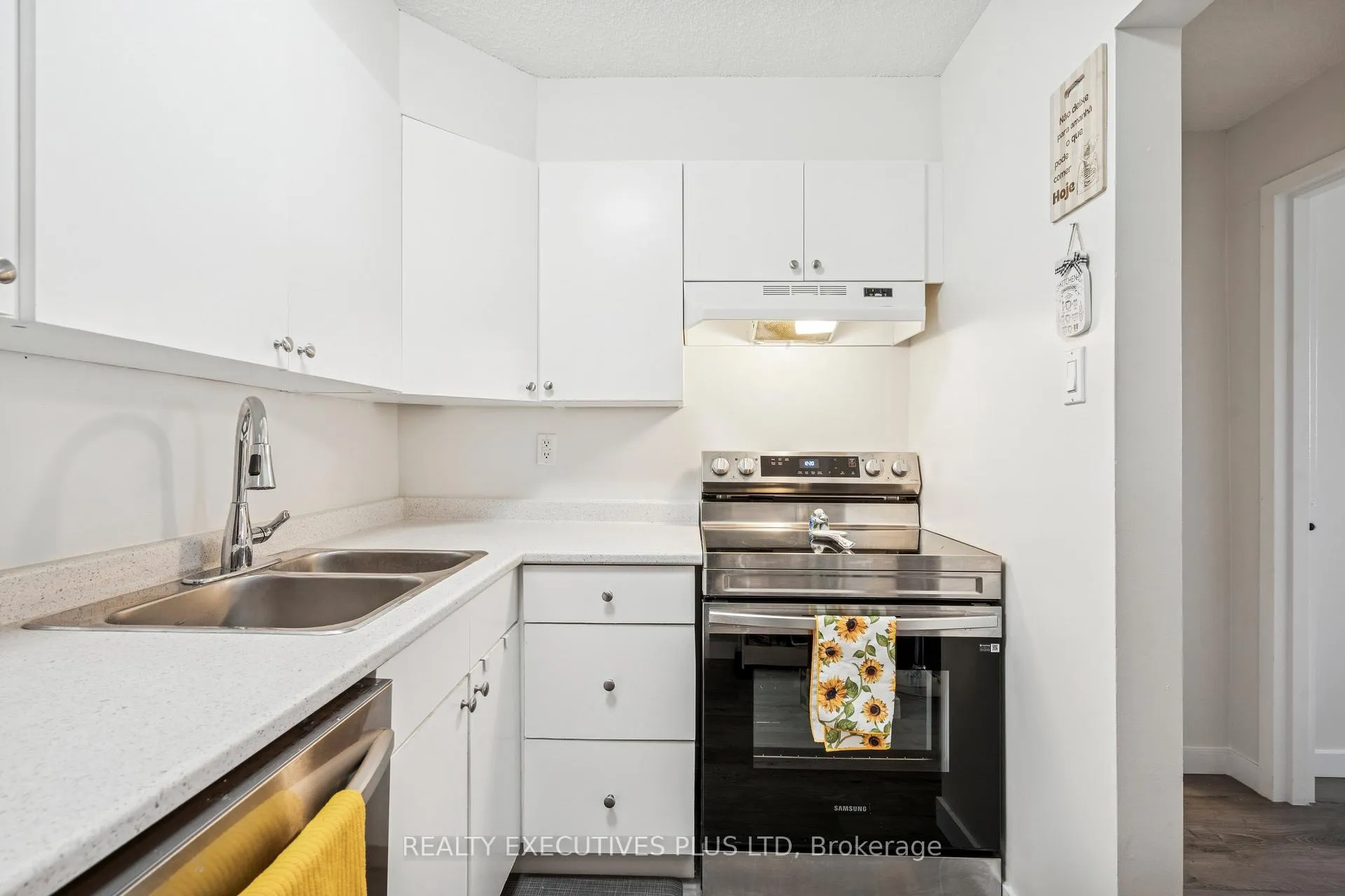Photo 20 of Unit 303, 64 Benton Street, Kitchener — HOMEH