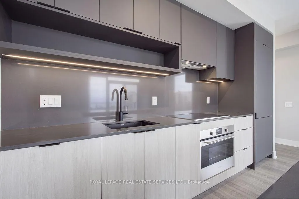 Photo 13 of Unit 708, 2088 James Street, Burlington, Brant — HOMEH